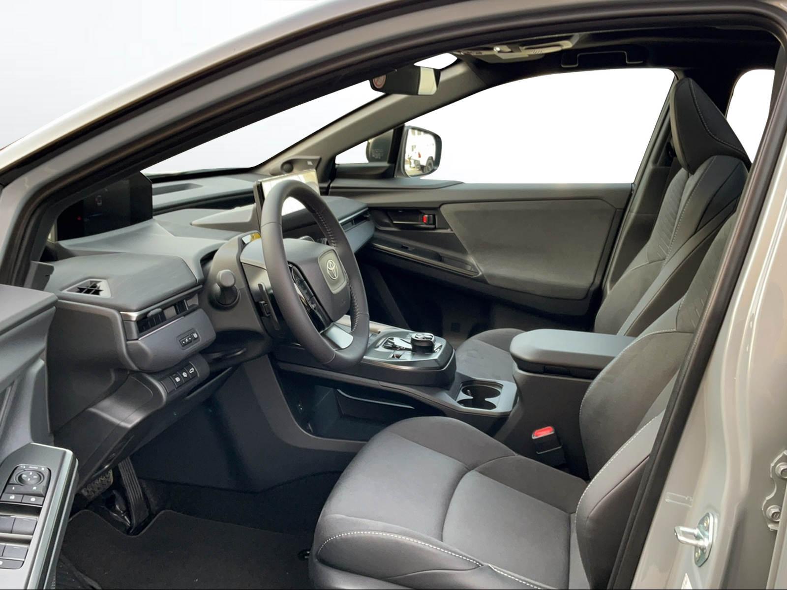 TOYOTA C-HR+ Premium AWD-image-11