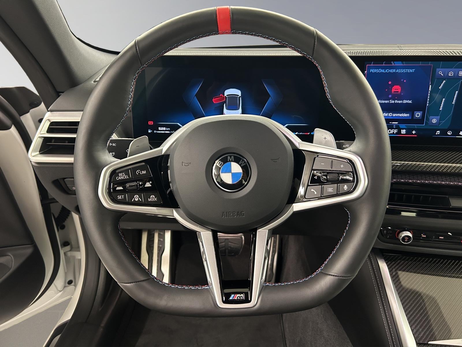 BMW M440i xDrive Cabrio-image-15