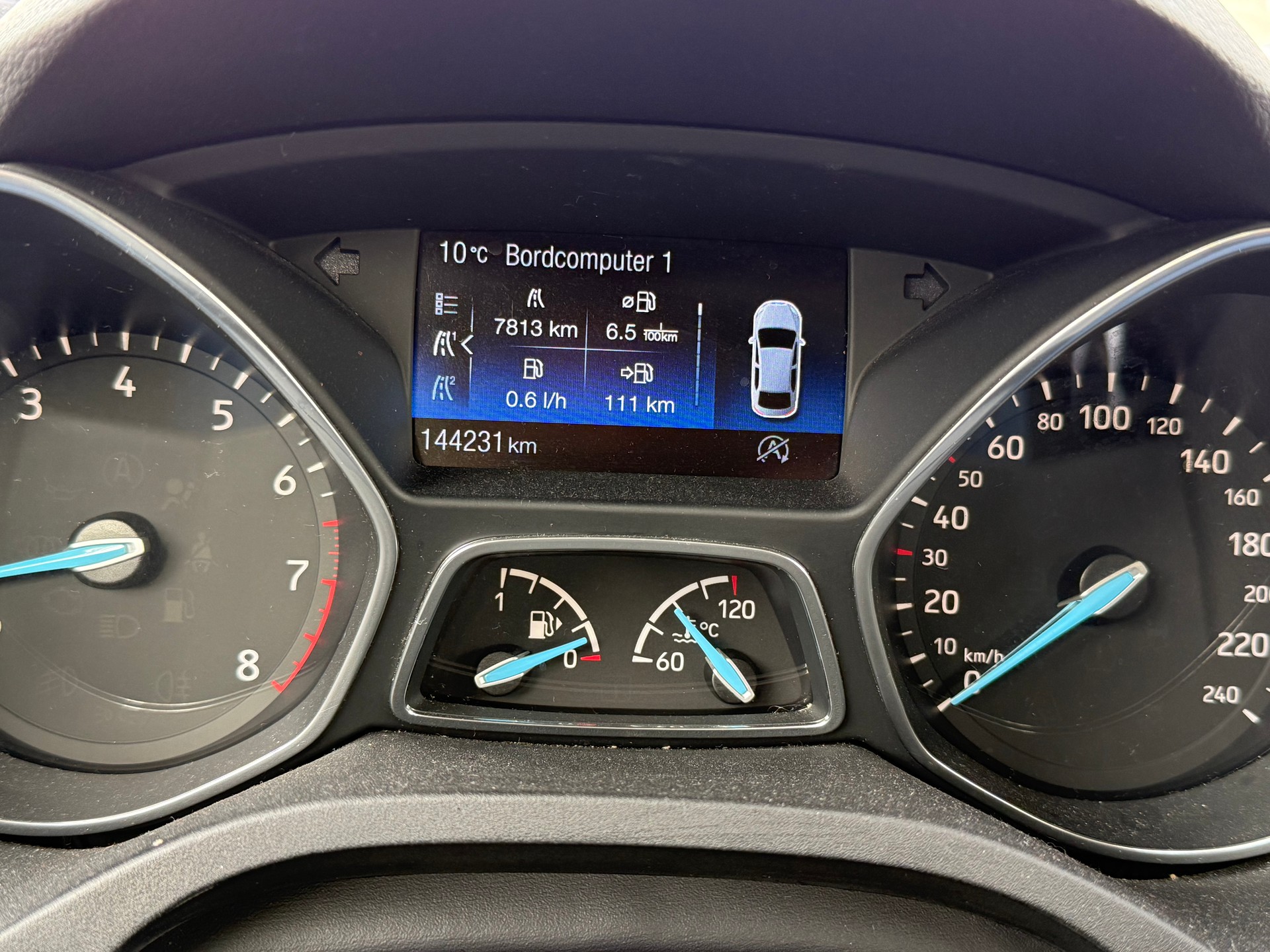 FORD C-Max 1.0 SCTi Titanium-image-11