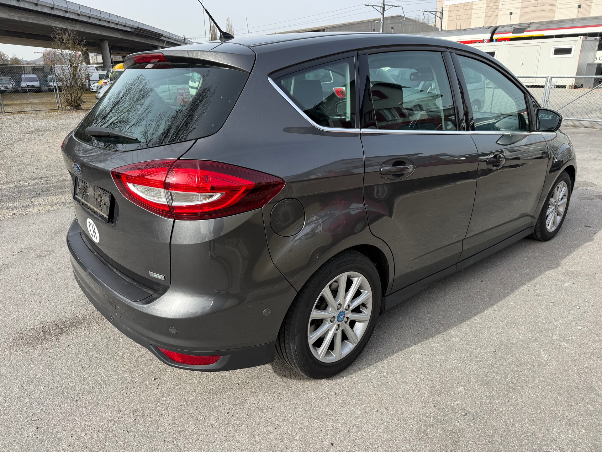 FORD C-Max 1.0 SCTi Titanium-image-6