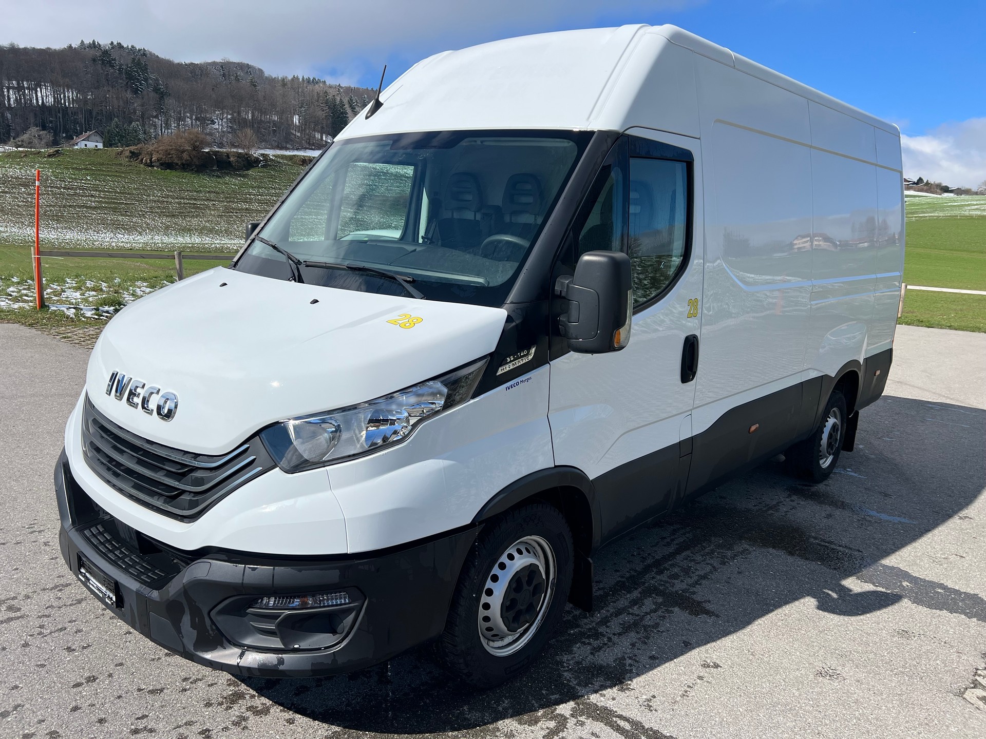 IVECO 35S14HA8V Fourgon 12m3 attelage 3.5t Clima