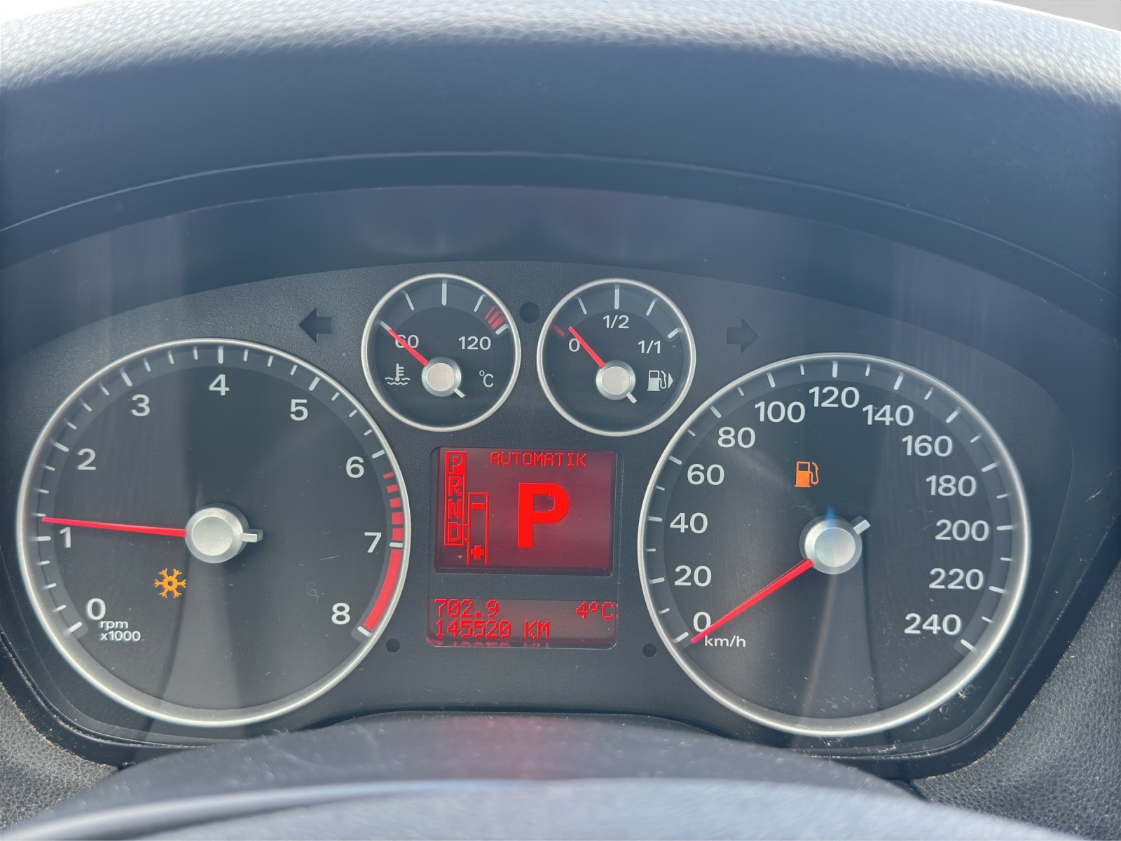 FORD Focus 2.0i Carving-image-16