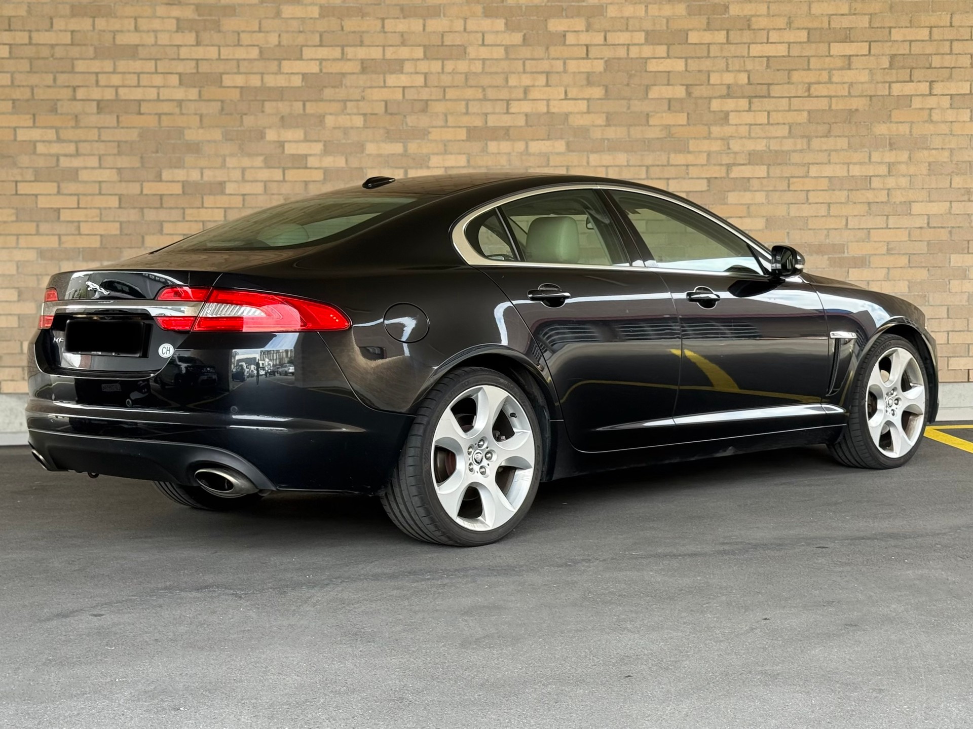 JAGUAR XF 3.0d V6 Luxury-image-5