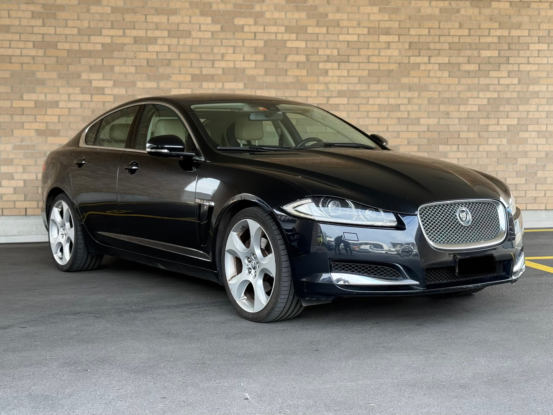 JAGUAR XF 3.0d V6 Luxury-image-1