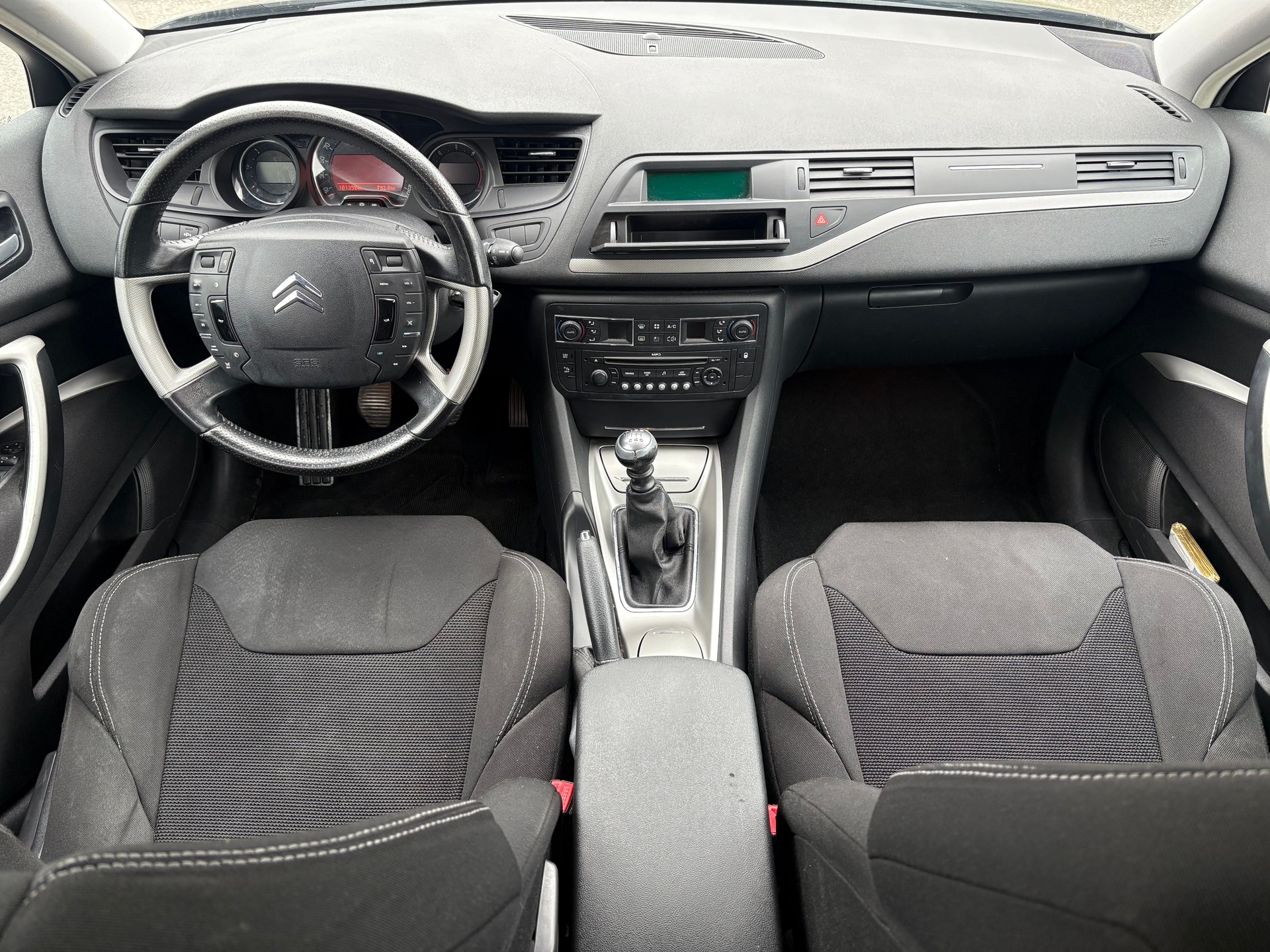 CITROEN C5 Tourer 2.0 HDi Dynamique-image-8