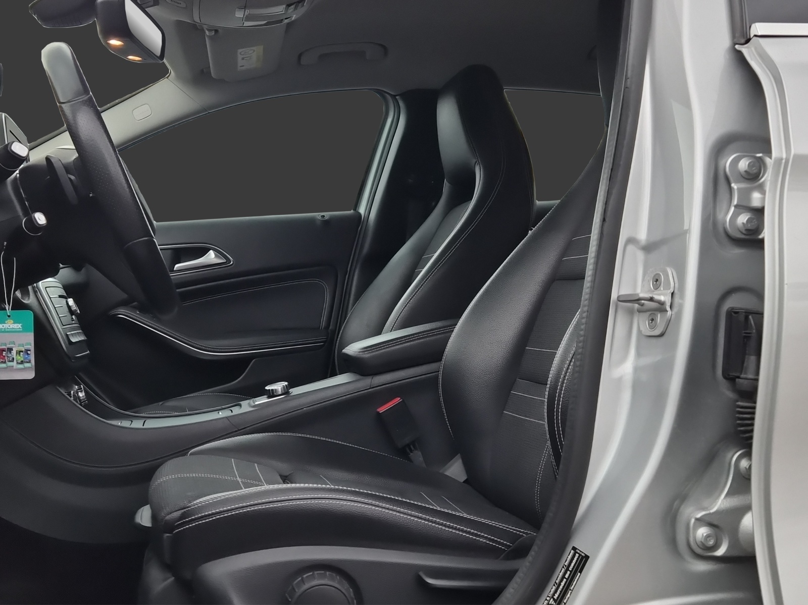 MERCEDES-BENZ GLA 200 CDI Swiss Star Edition 4Matic 7G-DCT-image-8