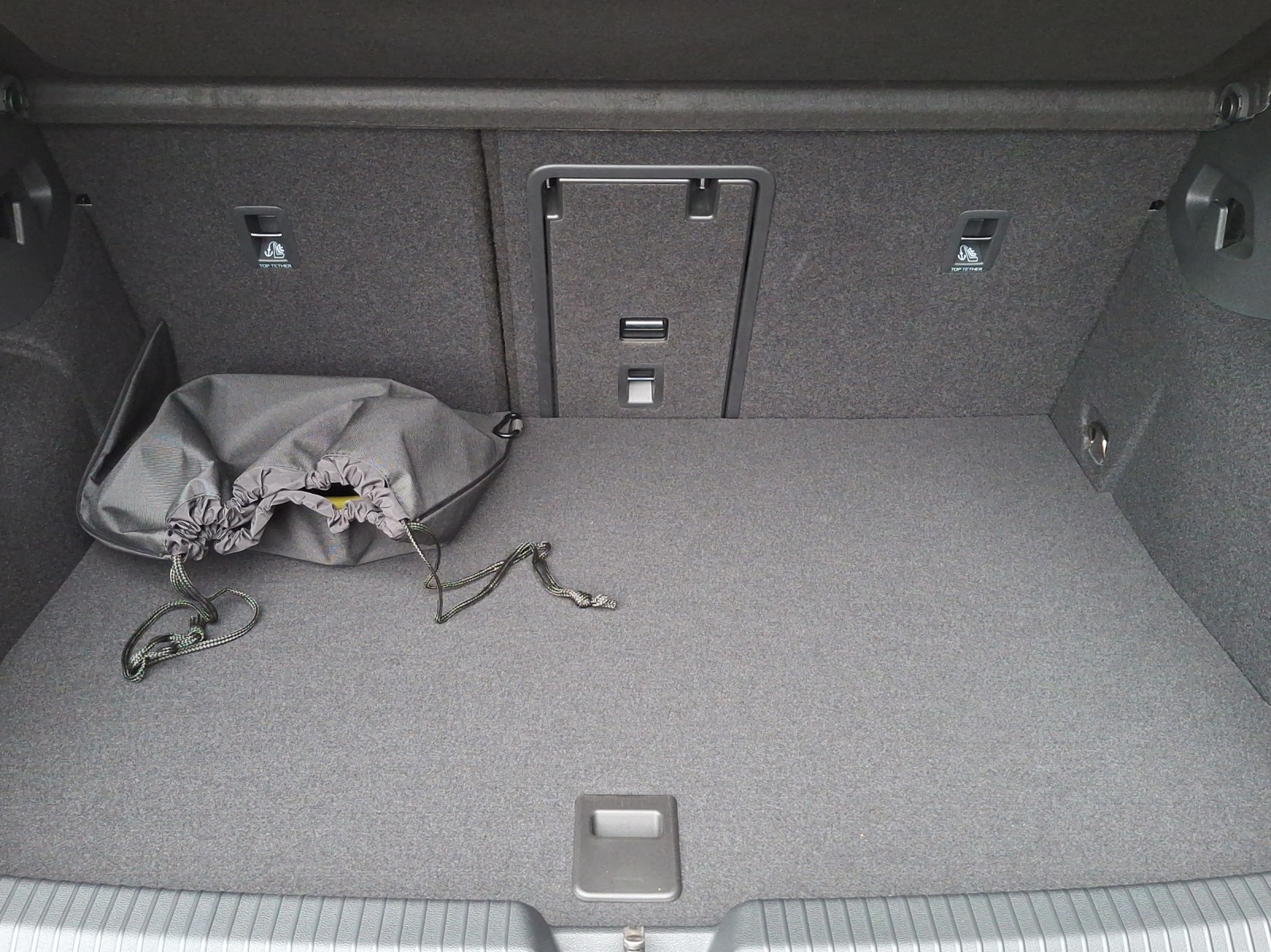 VW Golf 1.5 TSI PHEV Style-image-12