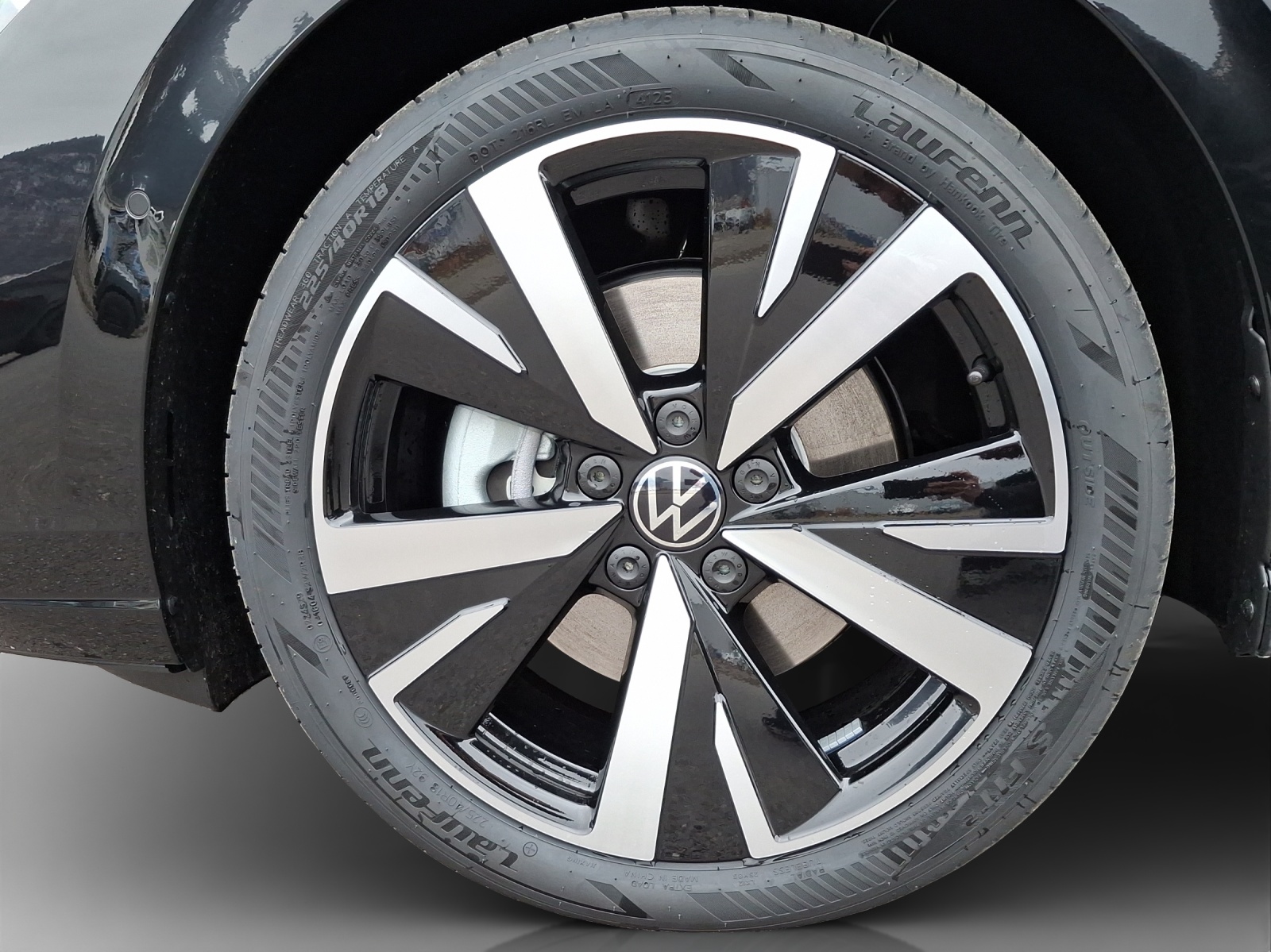 VW Golf 1.5 TSI PHEV Style-image-13