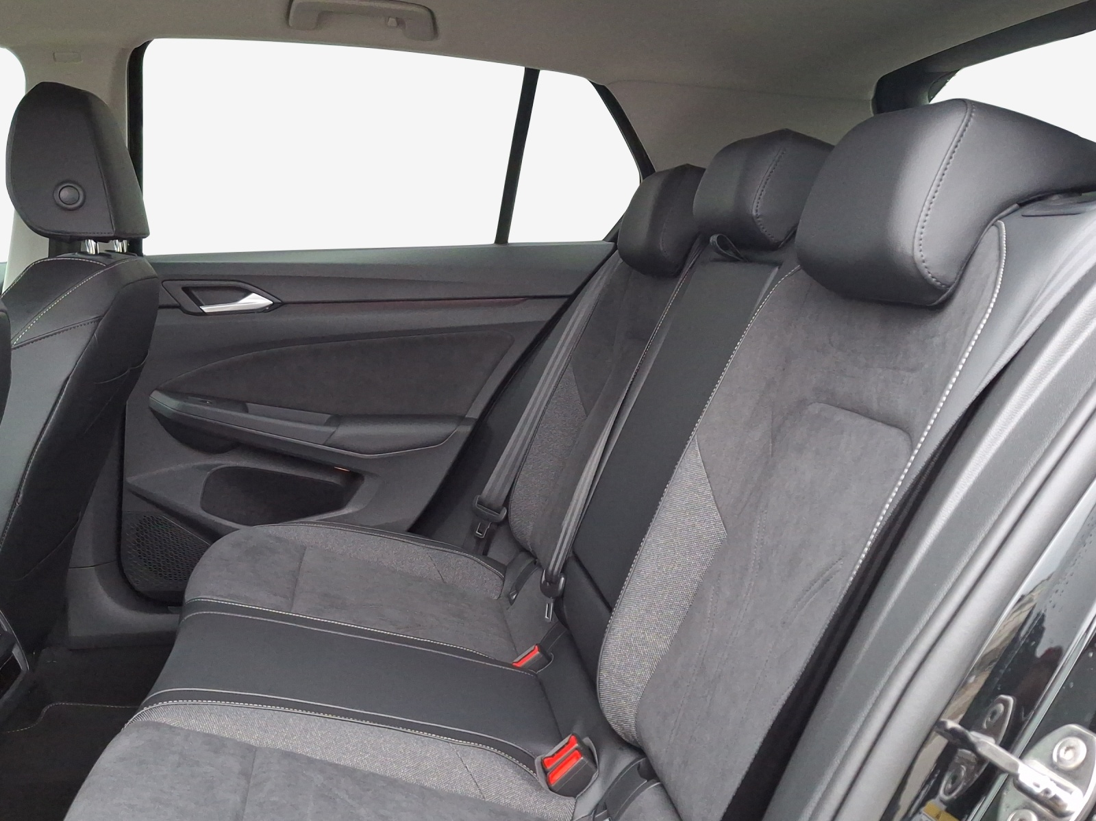 VW Golf 1.5 TSI PHEV Style-image-11