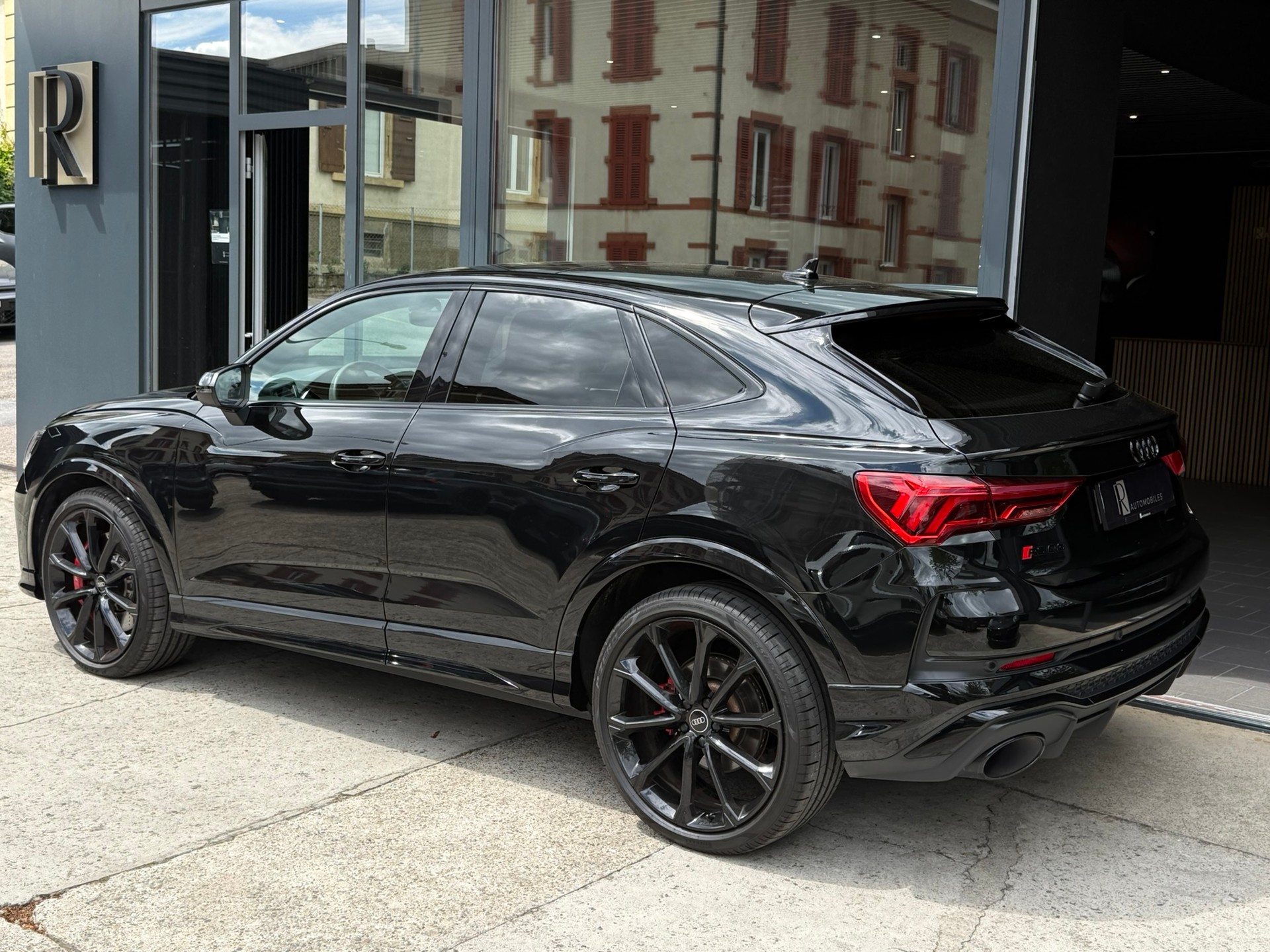 AUDI RS Q3 Sportback quattro S tronic-showroom-element-3