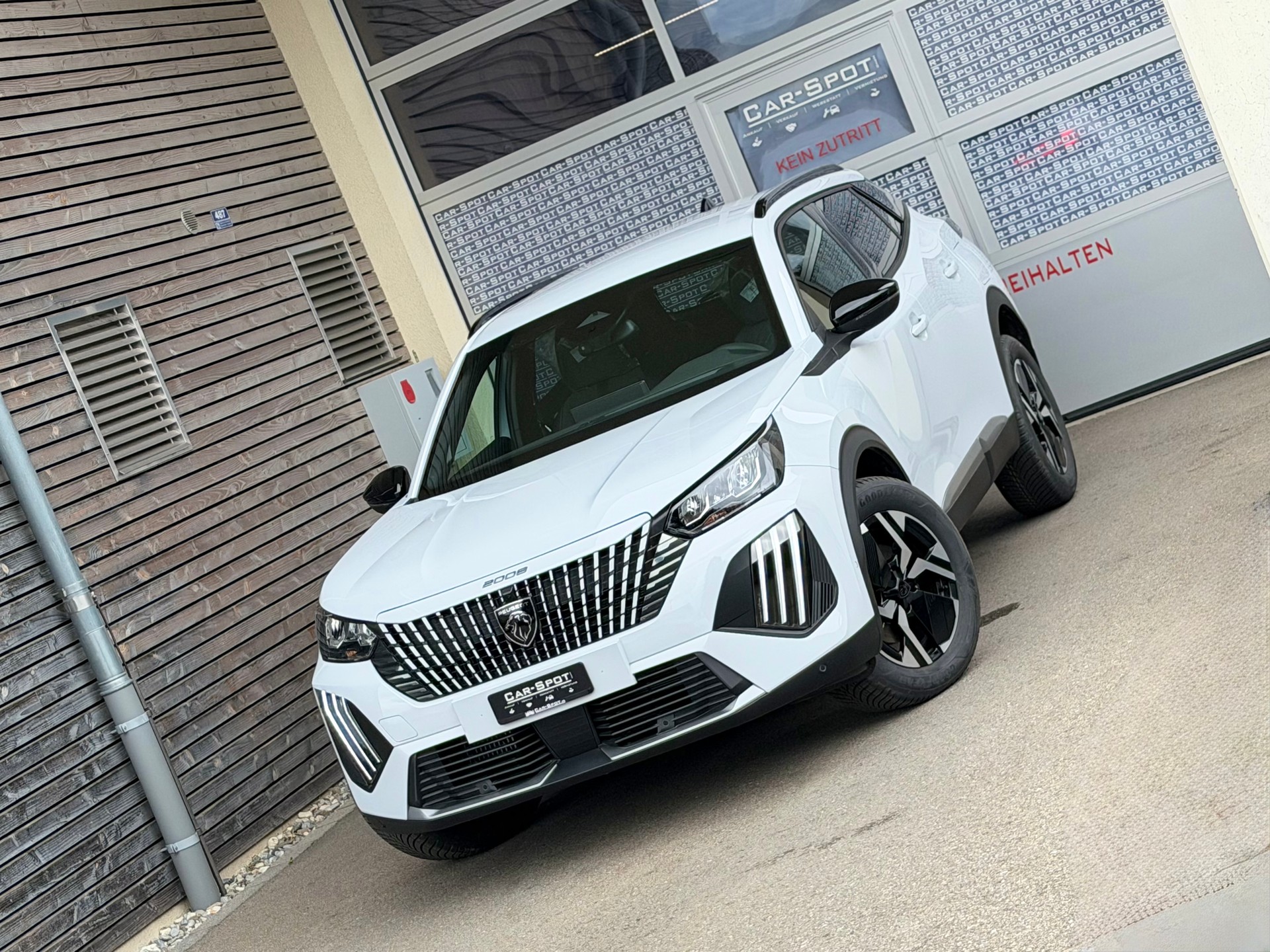 PEUGEOT 2008 1.2 145 MHEV Allure Premium