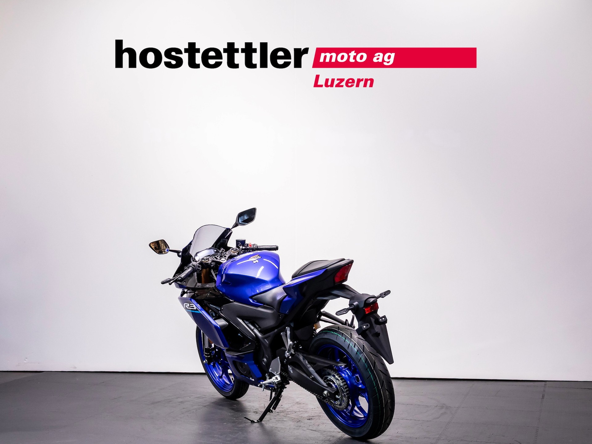 YAMAHA R3-showroom-element-3