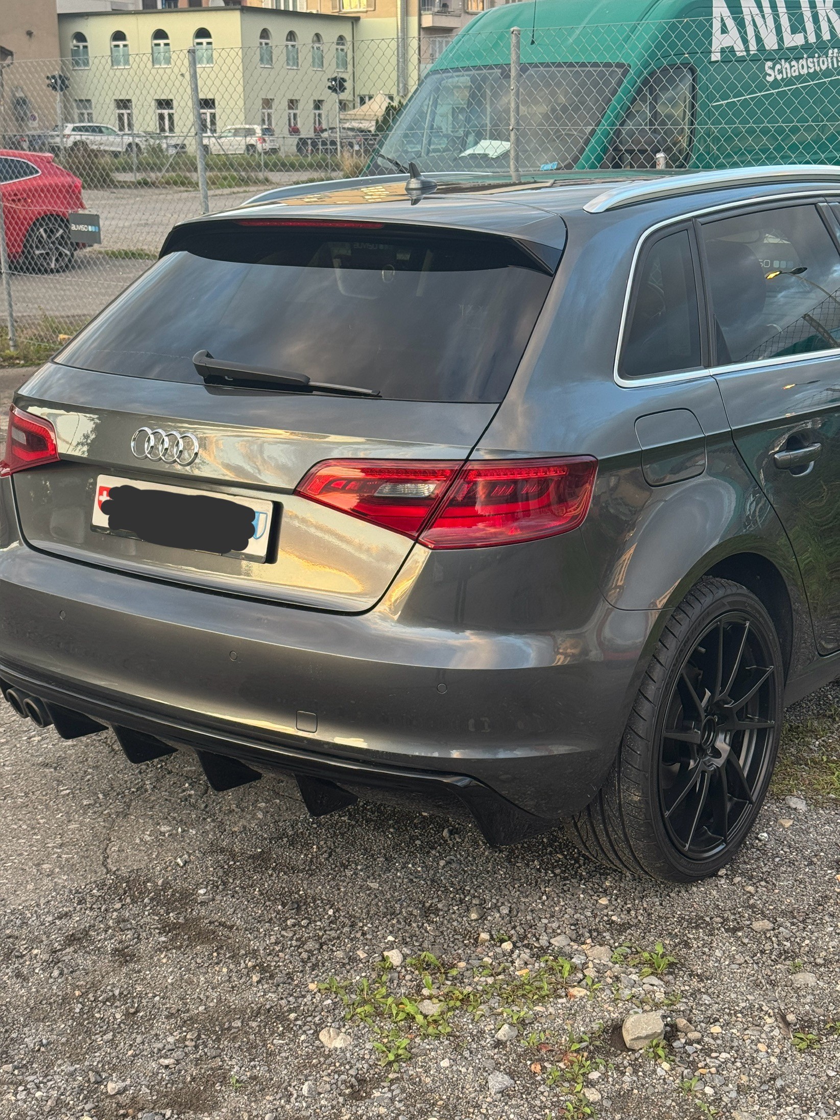 AUDI A3 Sportback 1.8 TFSI Ambiente quattro S-tronic-image-4