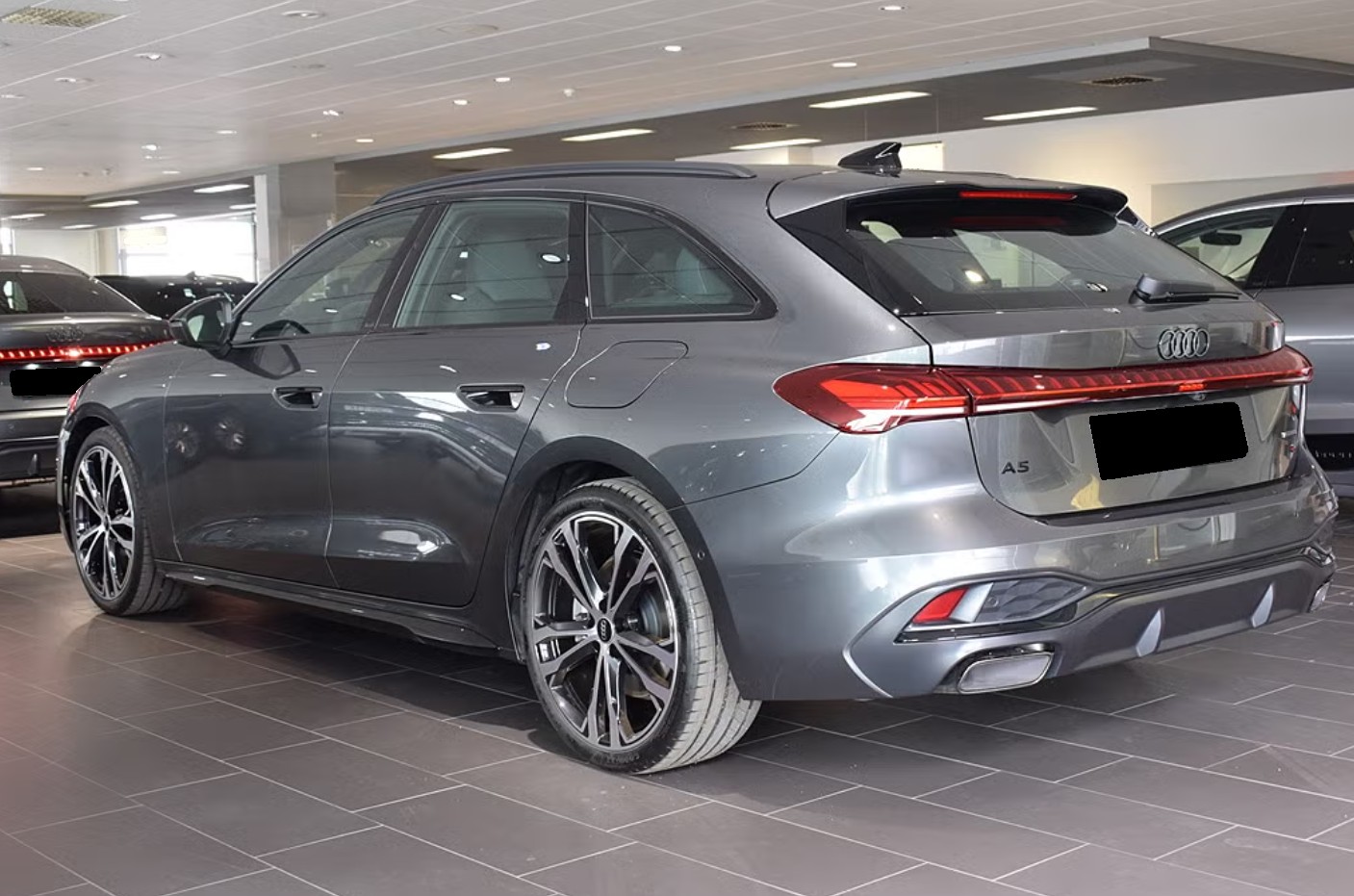AUDI A5 Avant e-hybrid quattro S tronic-image-1