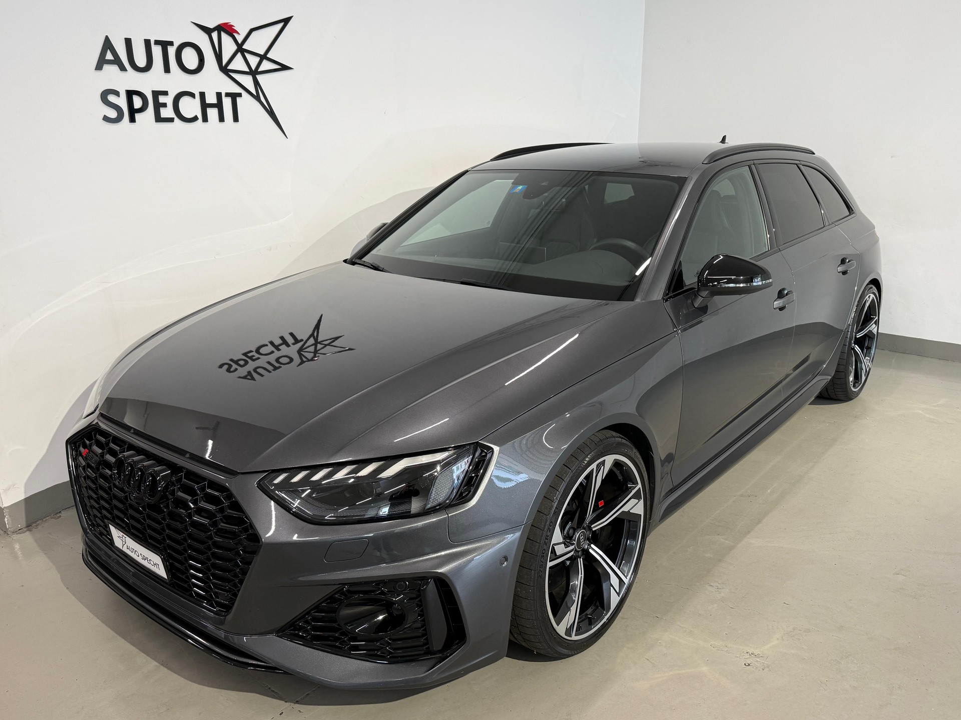 AUDI RS4 Avant quattro tiptronic