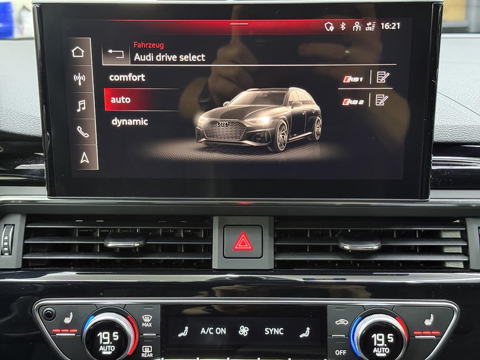 AUDI RS4 Avant quattro tiptronic-image-24