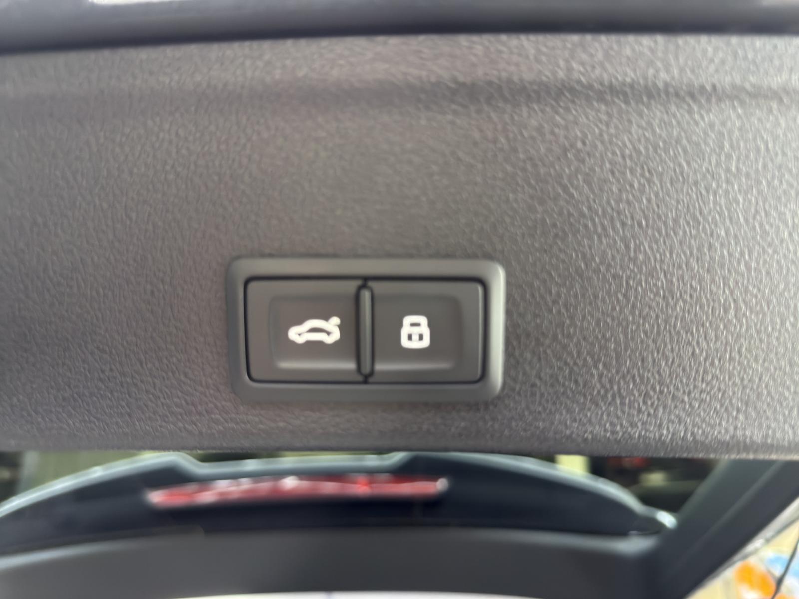AUDI RS4 Avant quattro tiptronic-image-7