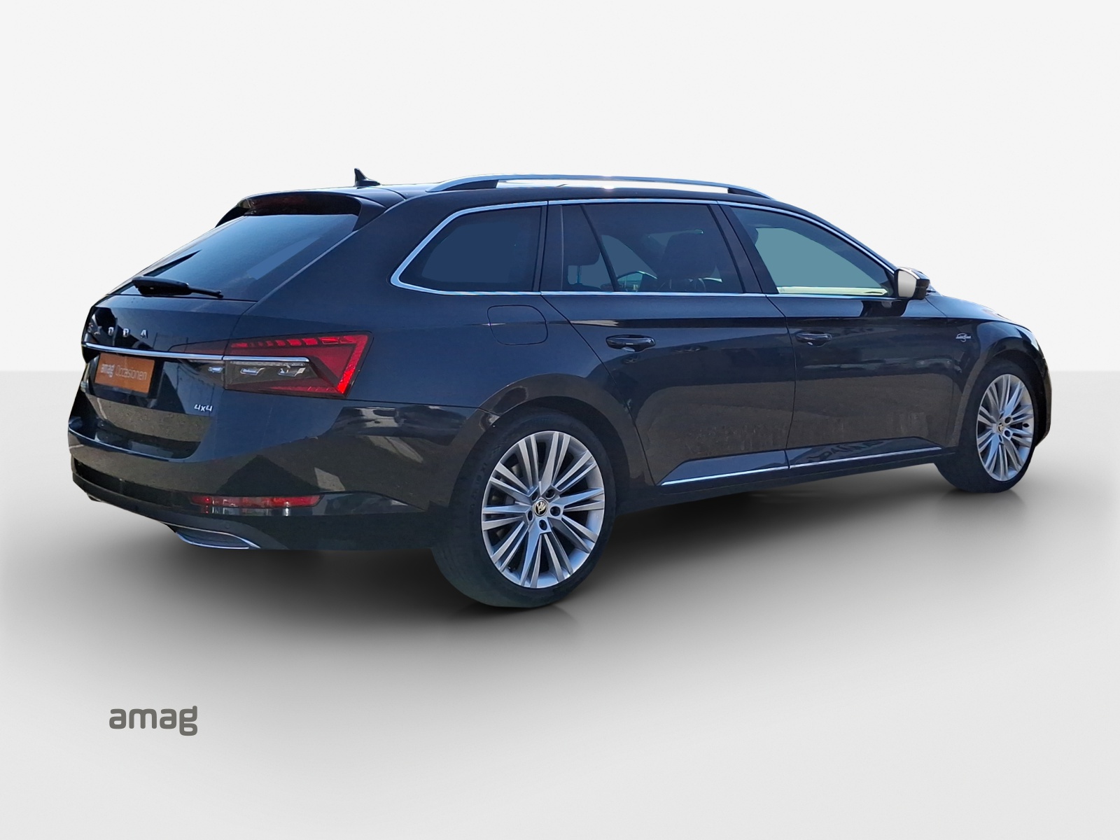 SKODA Superb Combi 2.0 TDi L&K 4x4 DSG-image-4