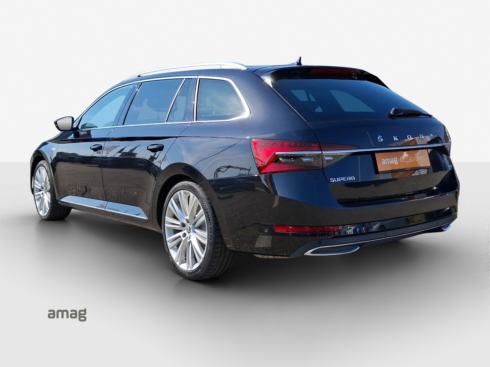 SKODA Superb Combi 2.0 TDi L&K 4x4 DSG-image-2