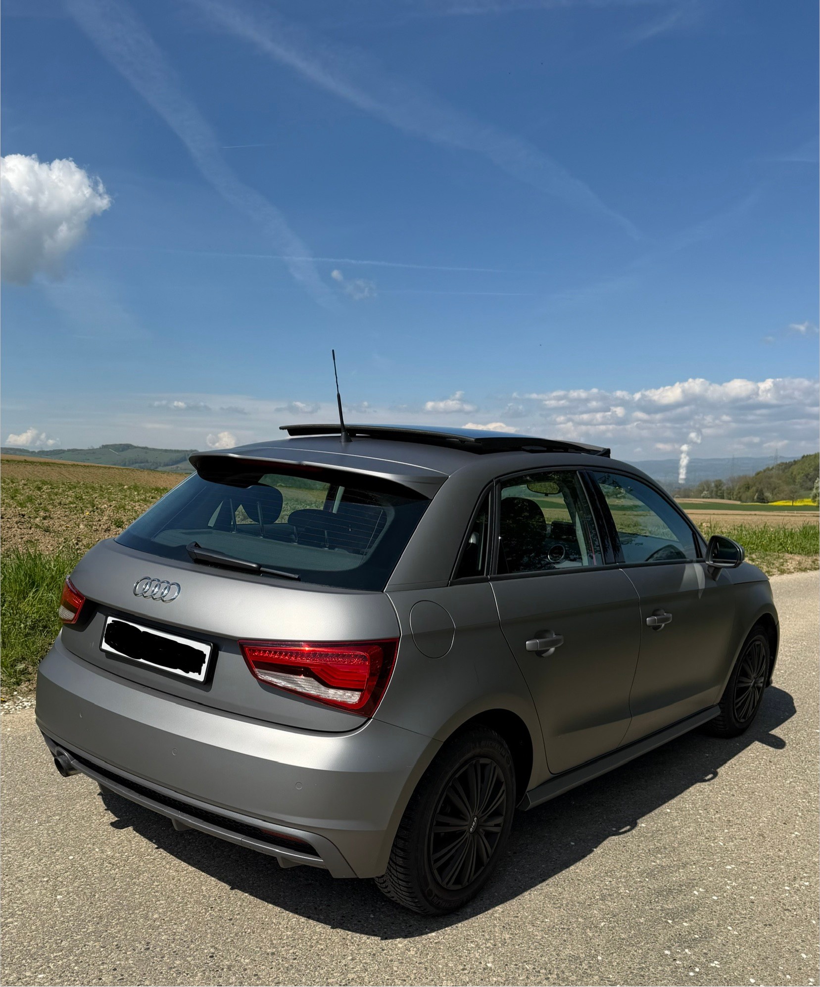 AUDI 1.0 TFSI ultra S-Tronic-image-1