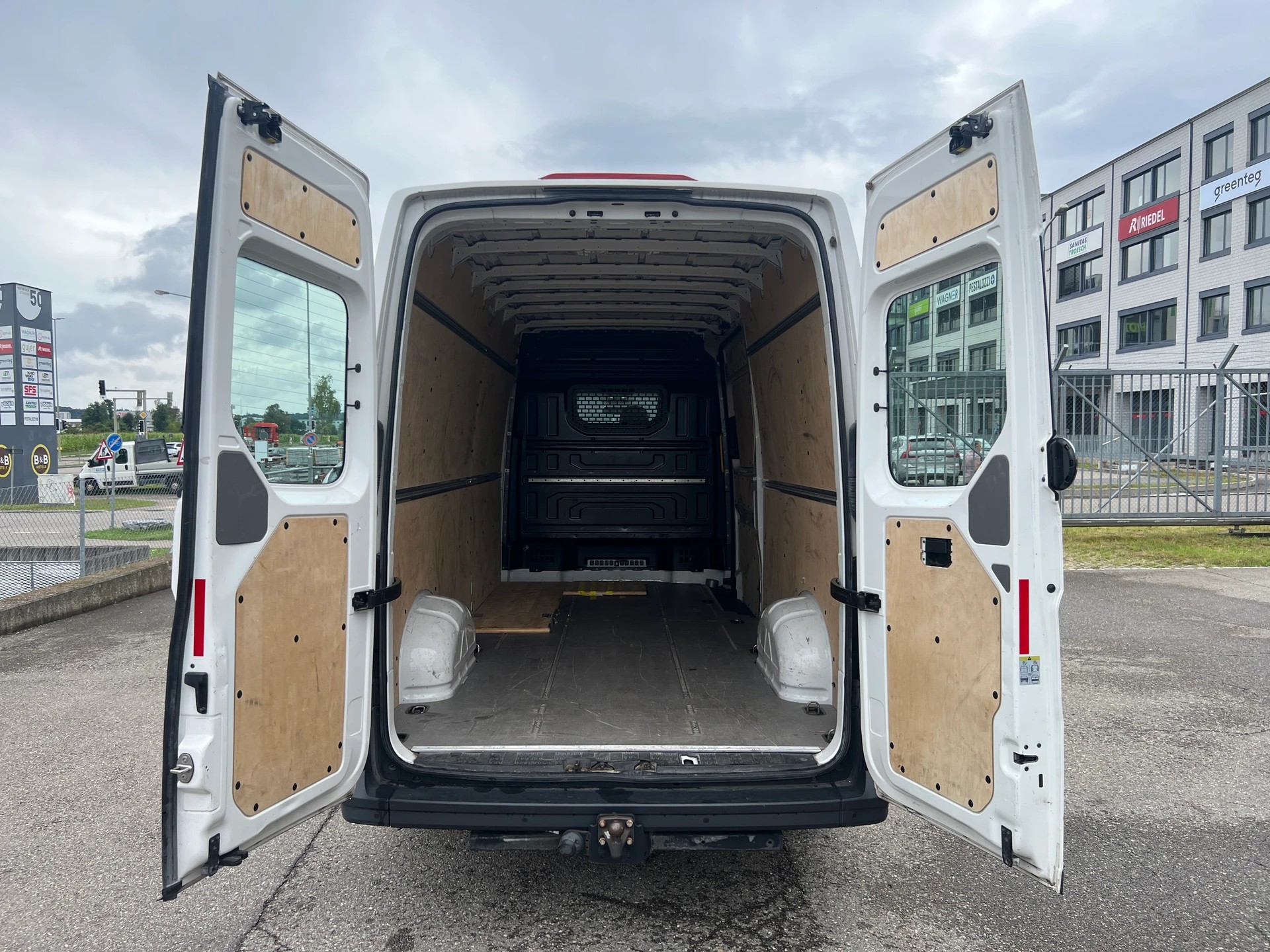 VW Crafter 35 2.0 TDI L4 140 PS Lang * Klima *-image-13