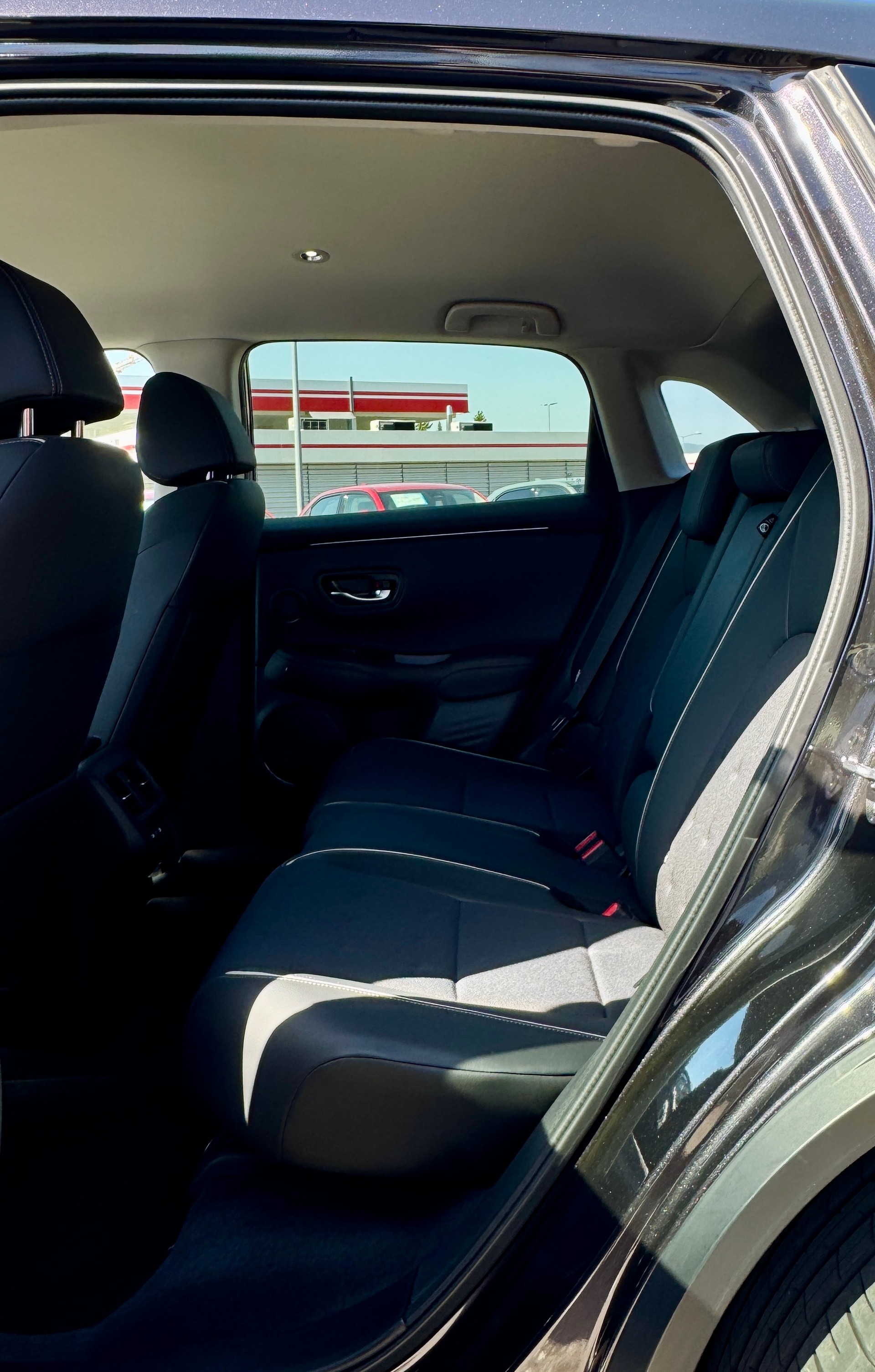 HONDA ZR-V 2.0i MMD Hybrid Sport Automatic Ruse Black Met. Garantie bis 07/28 und Gratisservice 01/29-image-18