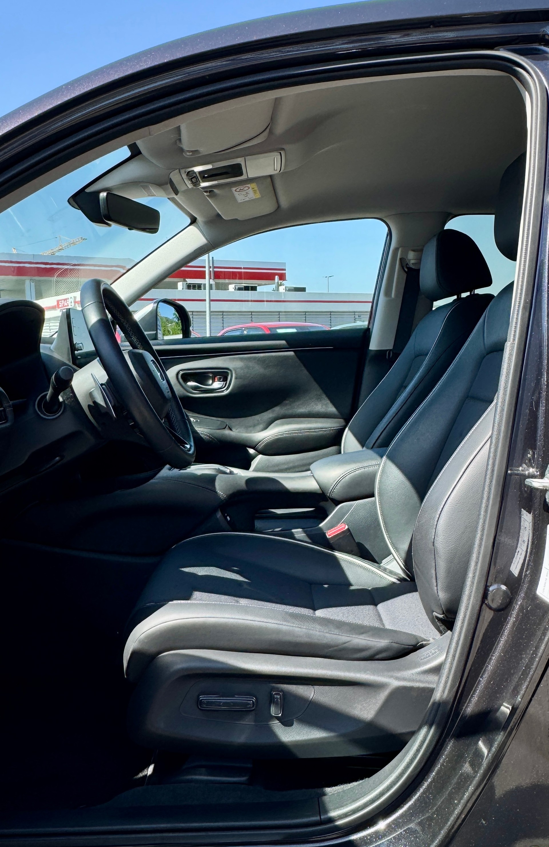 HONDA ZR-V 2.0i MMD Hybrid Sport Automatic Ruse Black Met. Garantie bis 07/28 und Gratisservice 01/29-image-8