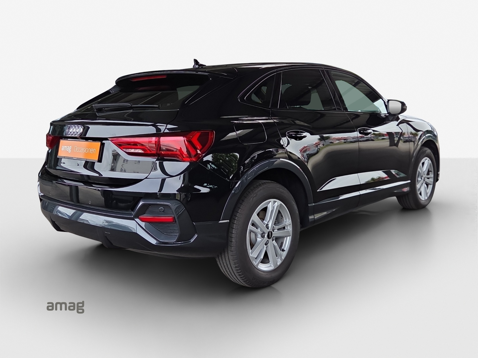 AUDI Q3 Sportback 35 TFSI S line Attraction S-tronic-image-4