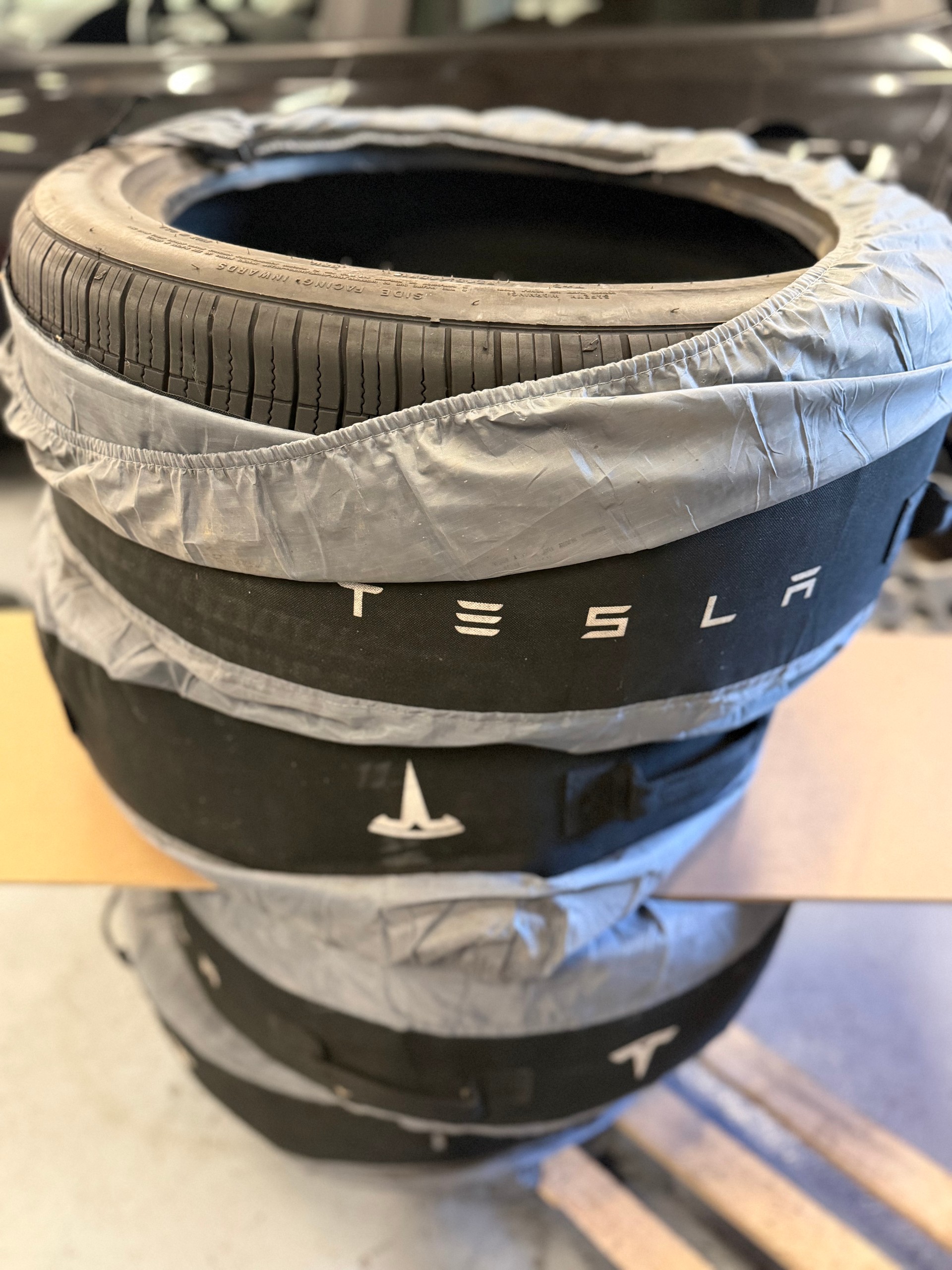 TESLA Model S 85-image-21
