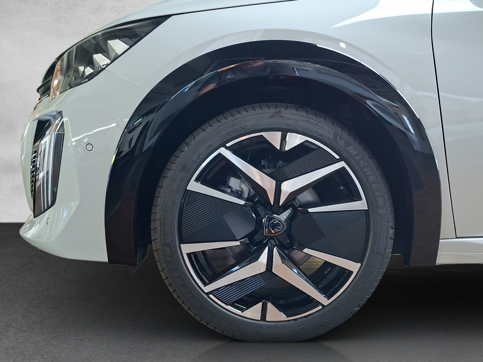 PEUGEOT 208 1.2 Hybrid 145 GT-image-15