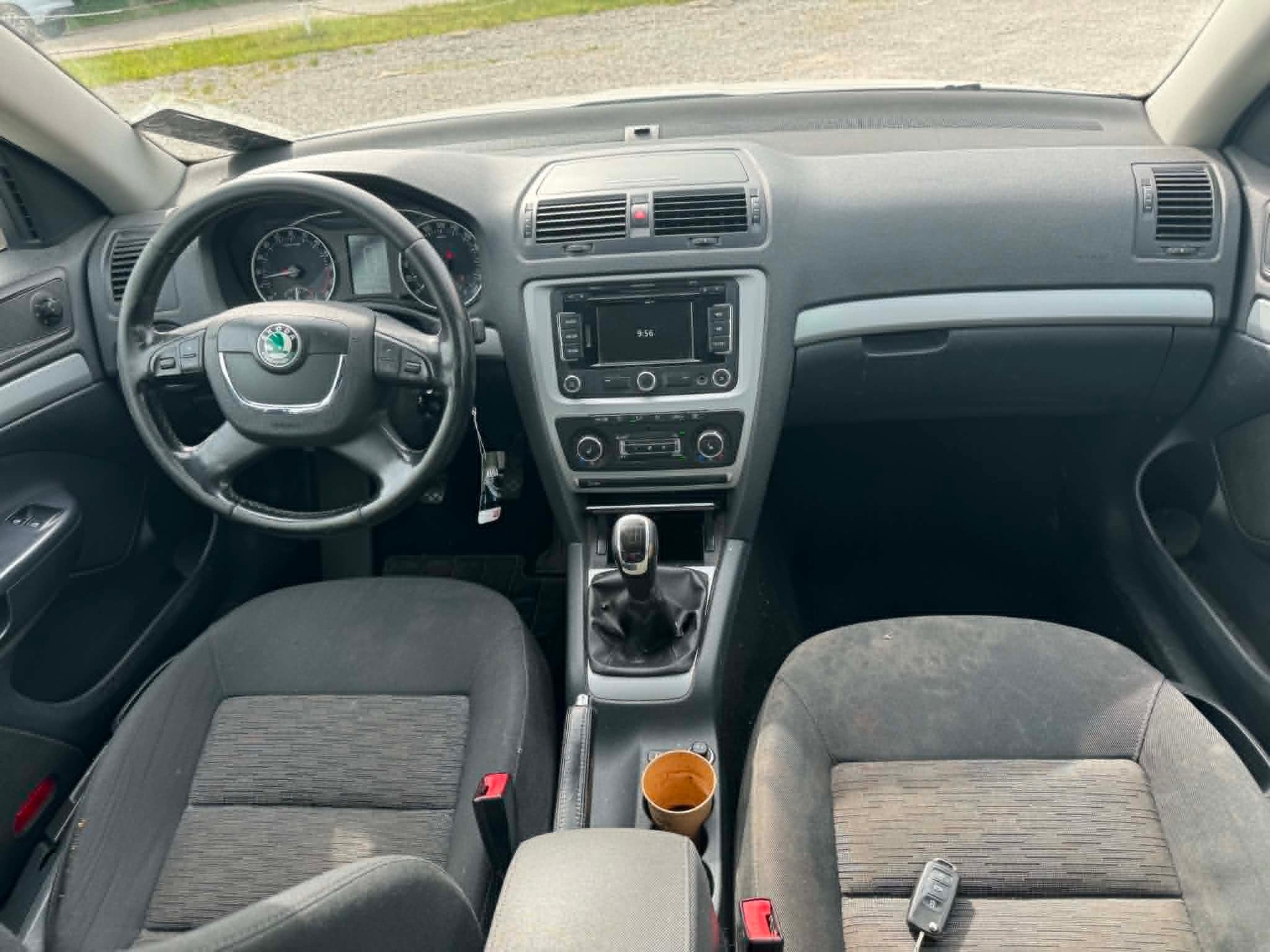 SKODA Octavia Combi 1.6 TDI 4x4-image-1