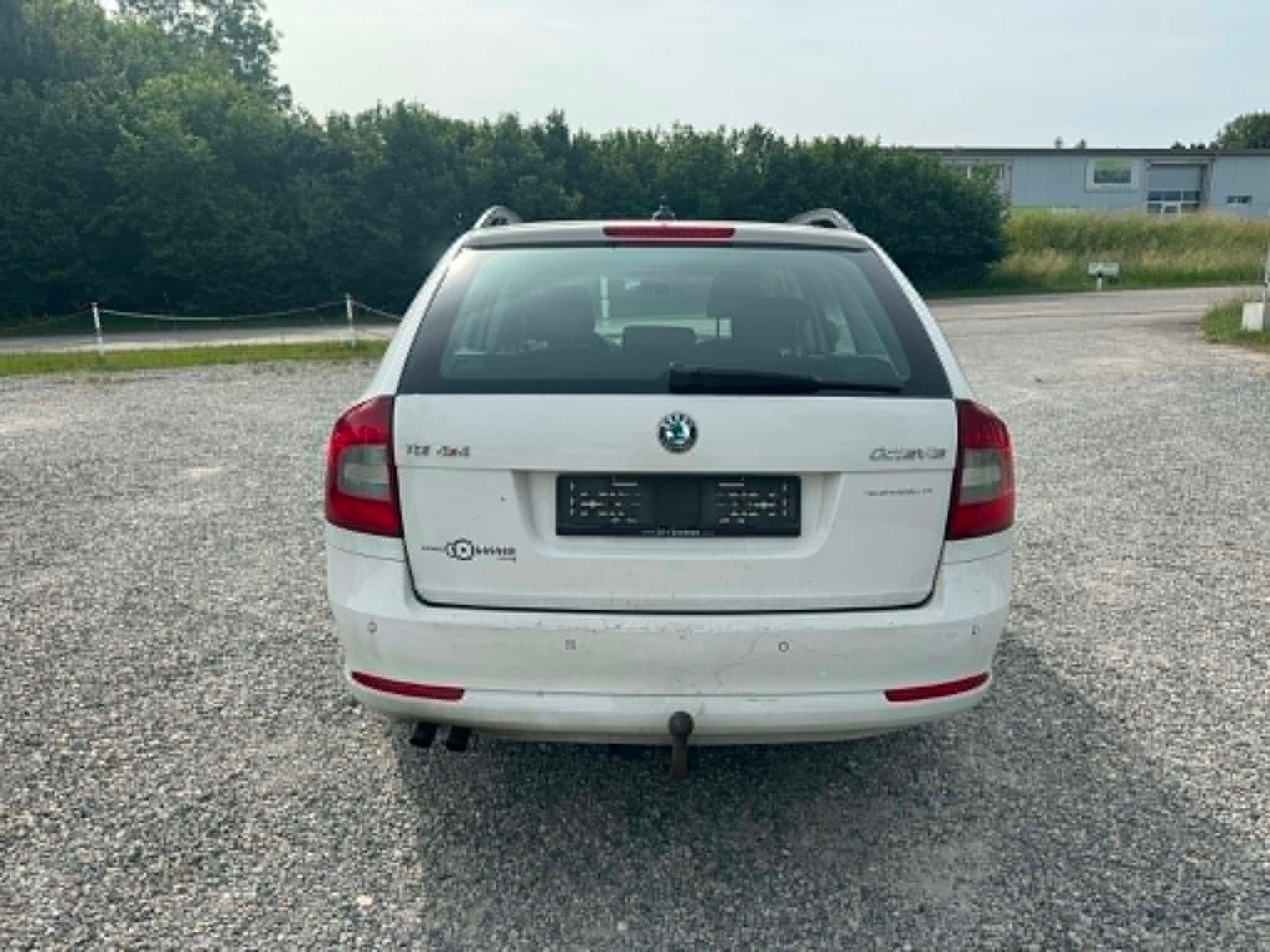 SKODA Octavia Combi 1.6 TDI 4x4-image-9