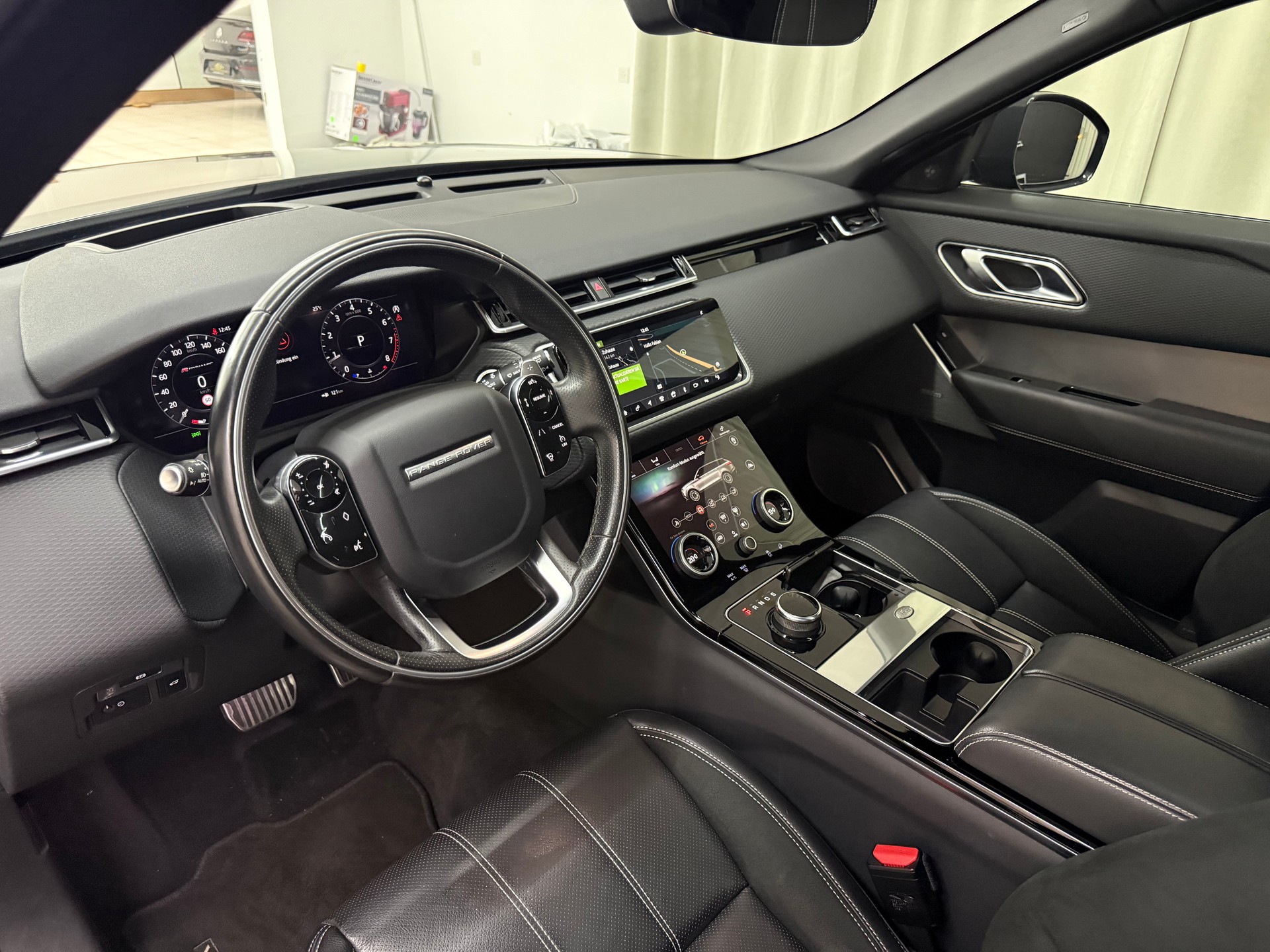 LAND ROVER Range Rover Velar R-Dynamic P 250 SE Automatic-image-6