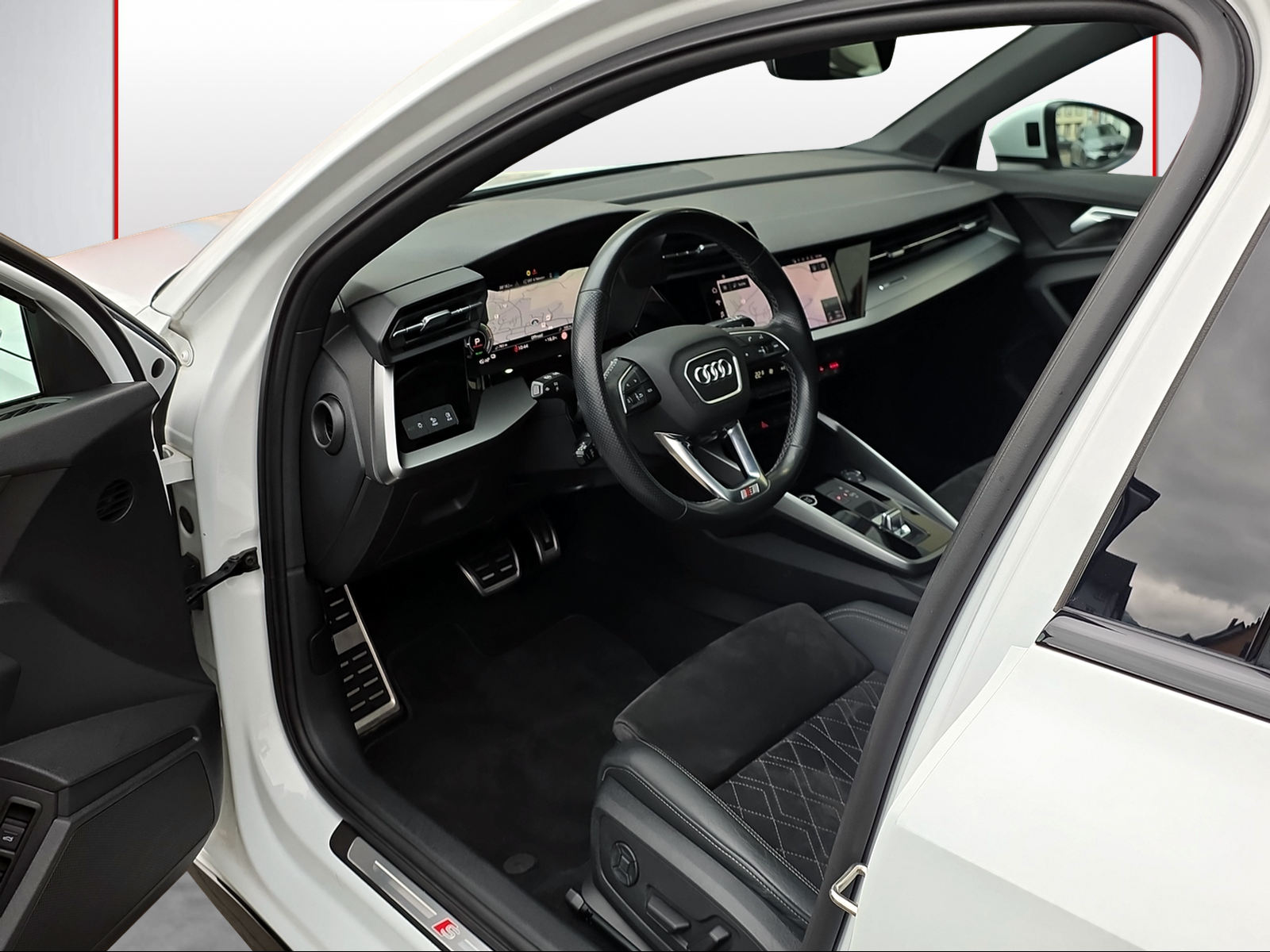 AUDI A3 Sportback 45 TFSI e S line S-tronic-image-5
