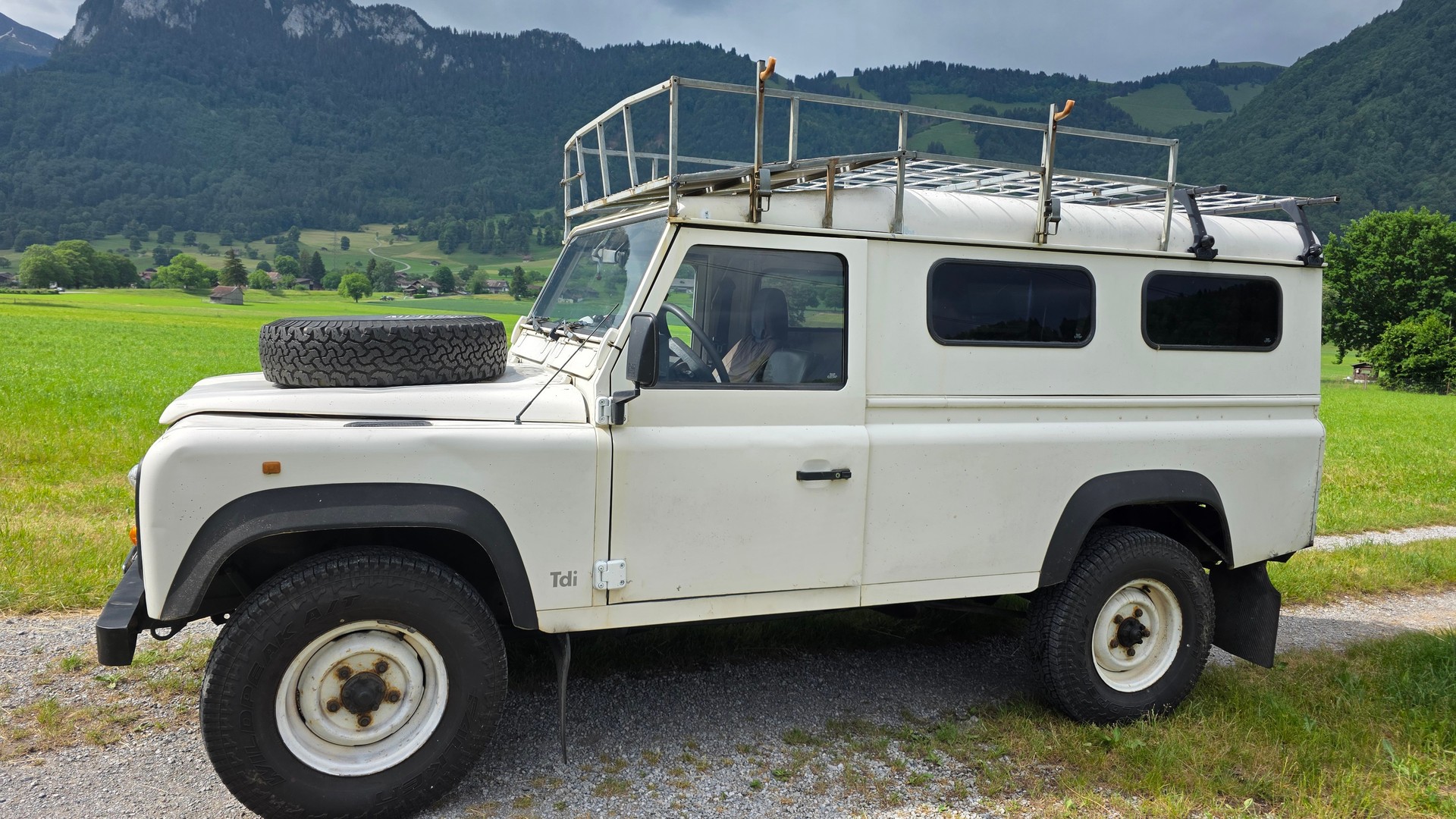 LAND ROVER 110 / 300 TDI-image-1