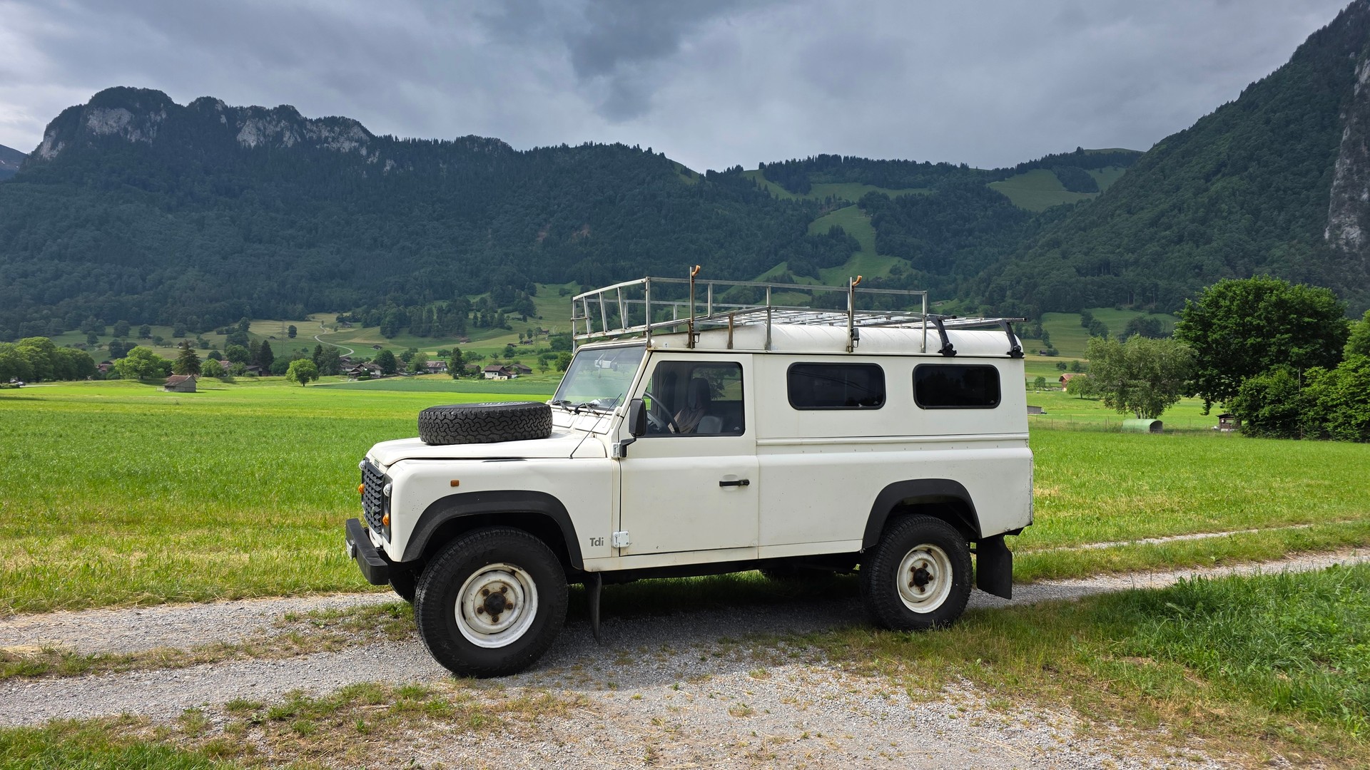 LAND ROVER 110 / 300 TDI-image-0