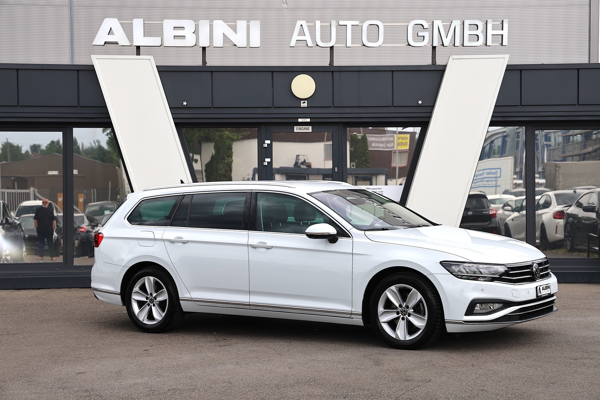 VW Passat 2.0 TDI BMT Elegance 4Motion DSG-image-2