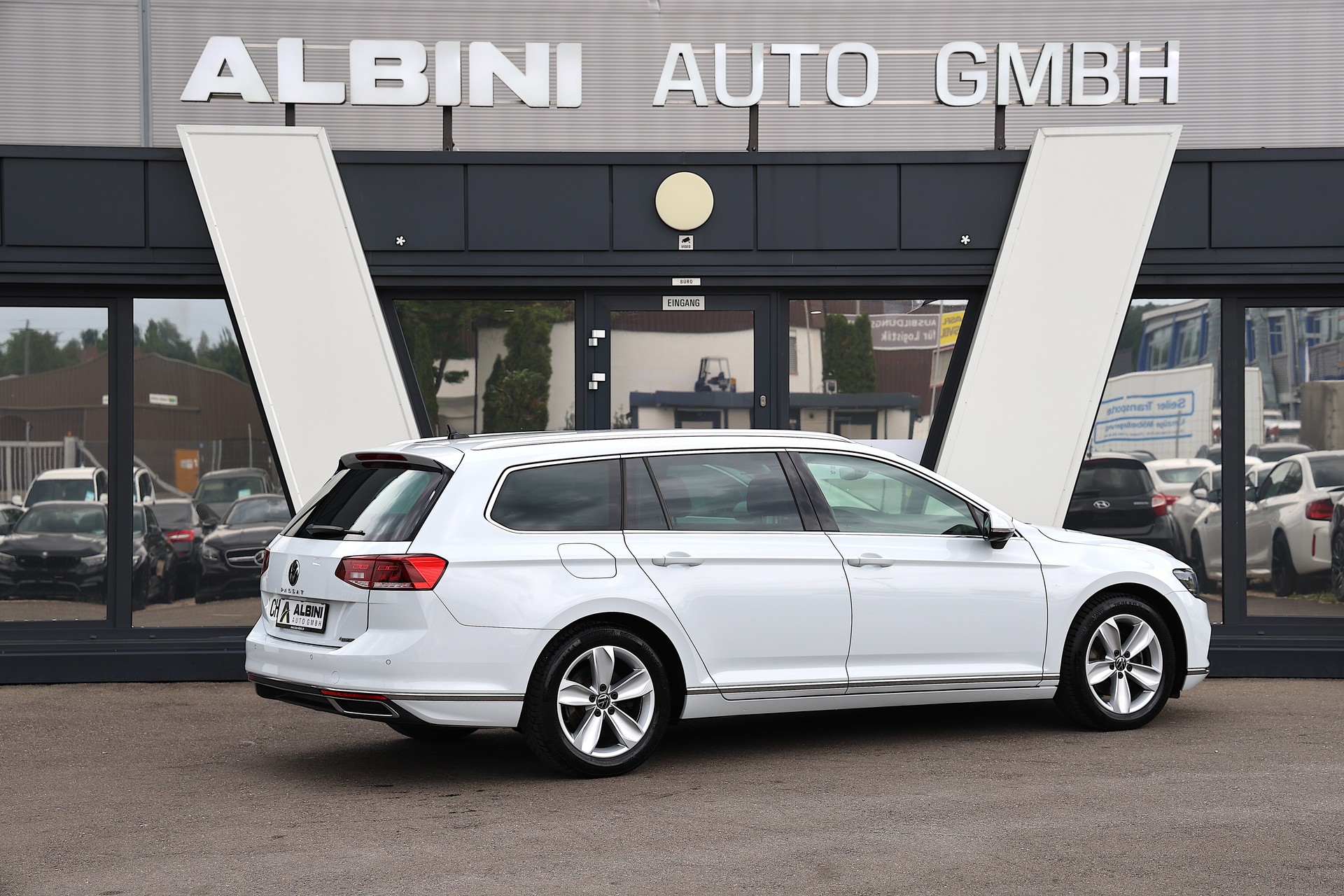 VW Passat 2.0 TDI BMT Elegance 4Motion DSG-image-3