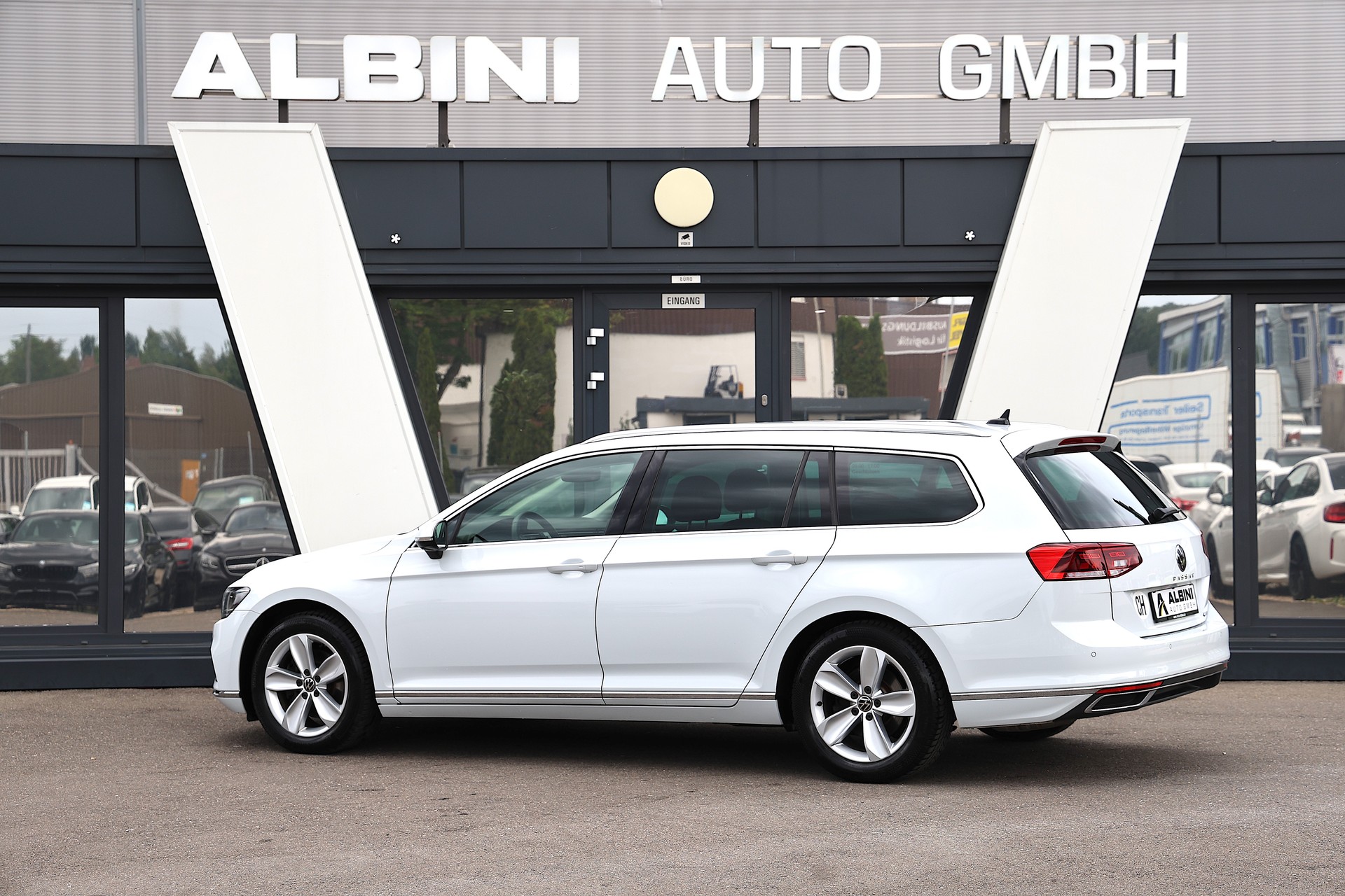 VW Passat 2.0 TDI BMT Elegance 4Motion DSG-image-4