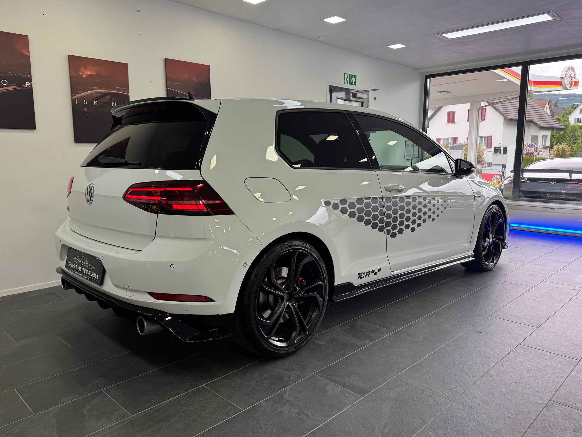 VW Golf 2.0 TSI GTI TCR DSG *Virtual Cockpit / DynAudio Excite Soundsystem / LED / Pack Fahrassistenz Plus*-image-3