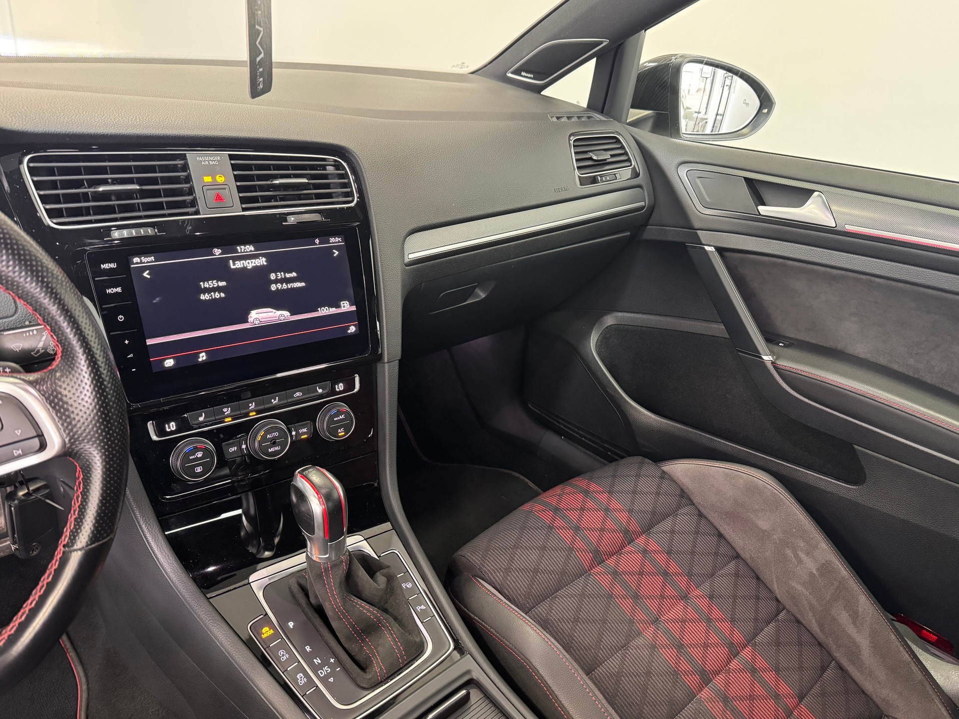 VW Golf 2.0 TSI GTI TCR DSG *Virtual Cockpit / DynAudio Excite Soundsystem / LED / Pack Fahrassistenz Plus*-image-10