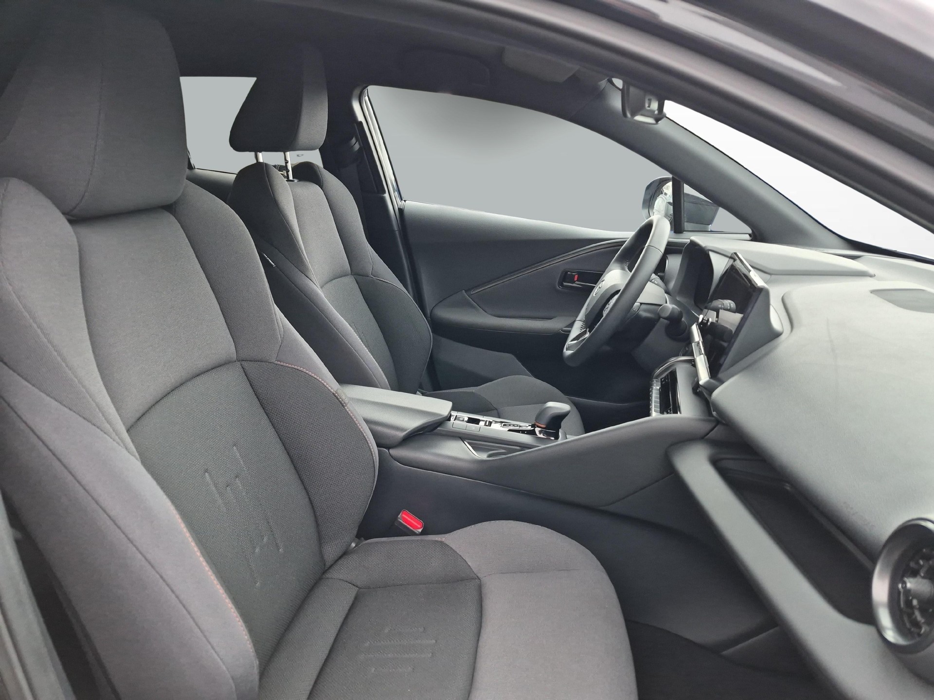 TOYOTA C-HR 2.0 HEV Trend 4x4 / Jetzt mit attraktivem 1.9% Leasing!-image-9
