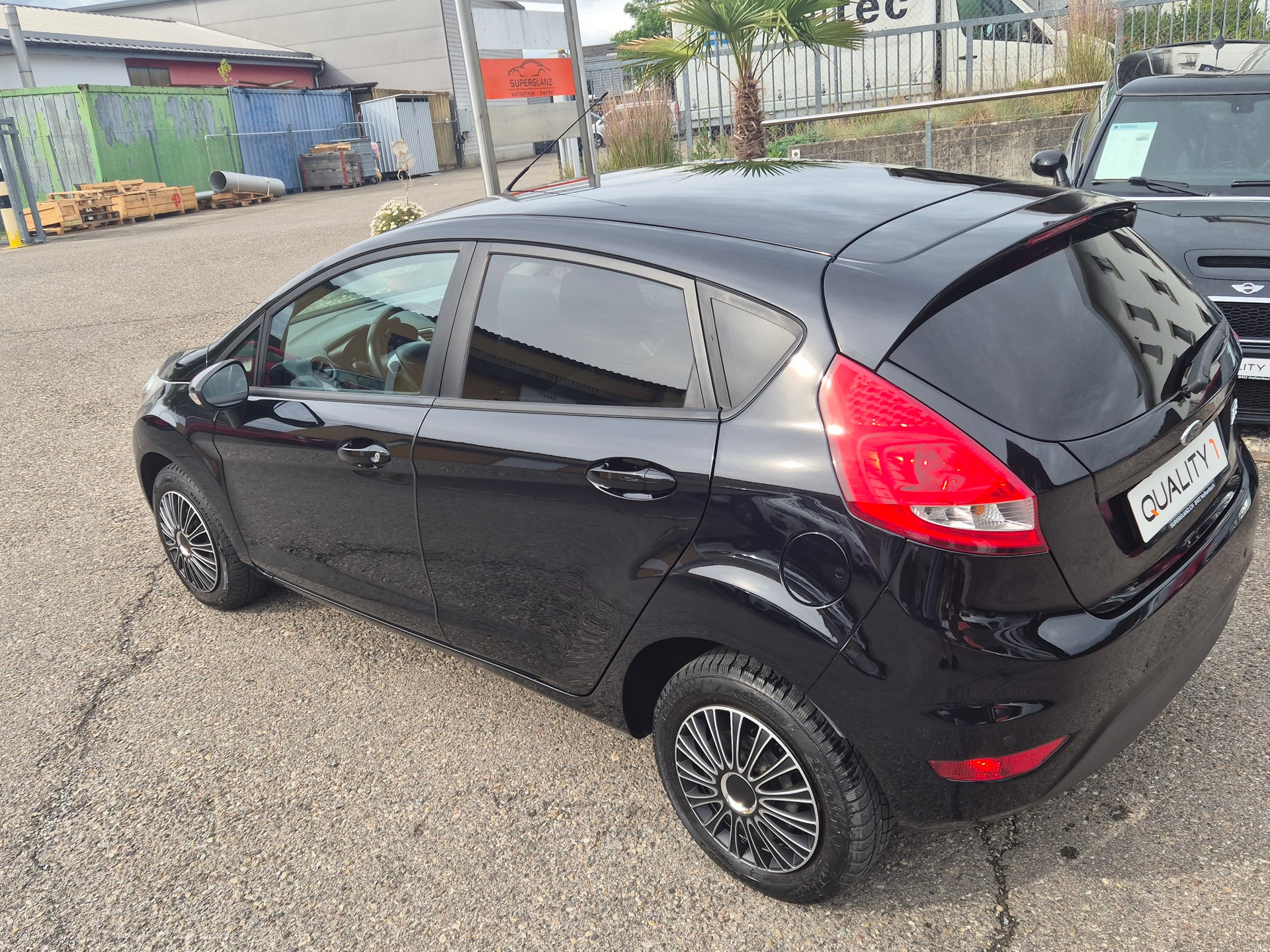 FORD Fiesta 1.4 16V Colourline Automatic-image-3