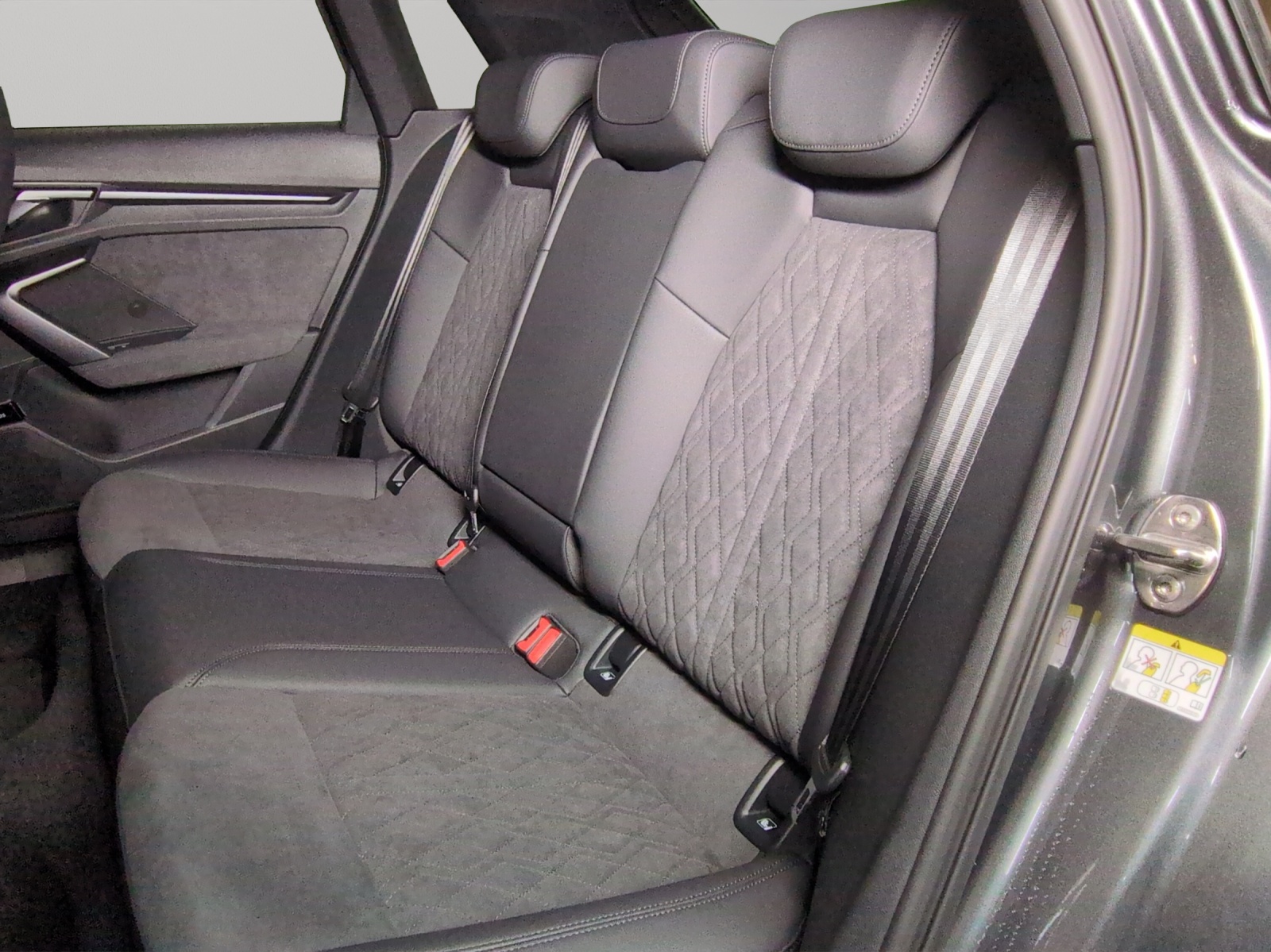 AUDI RS3 Sportback 2.5 TSI quattro S-tronic-image-8