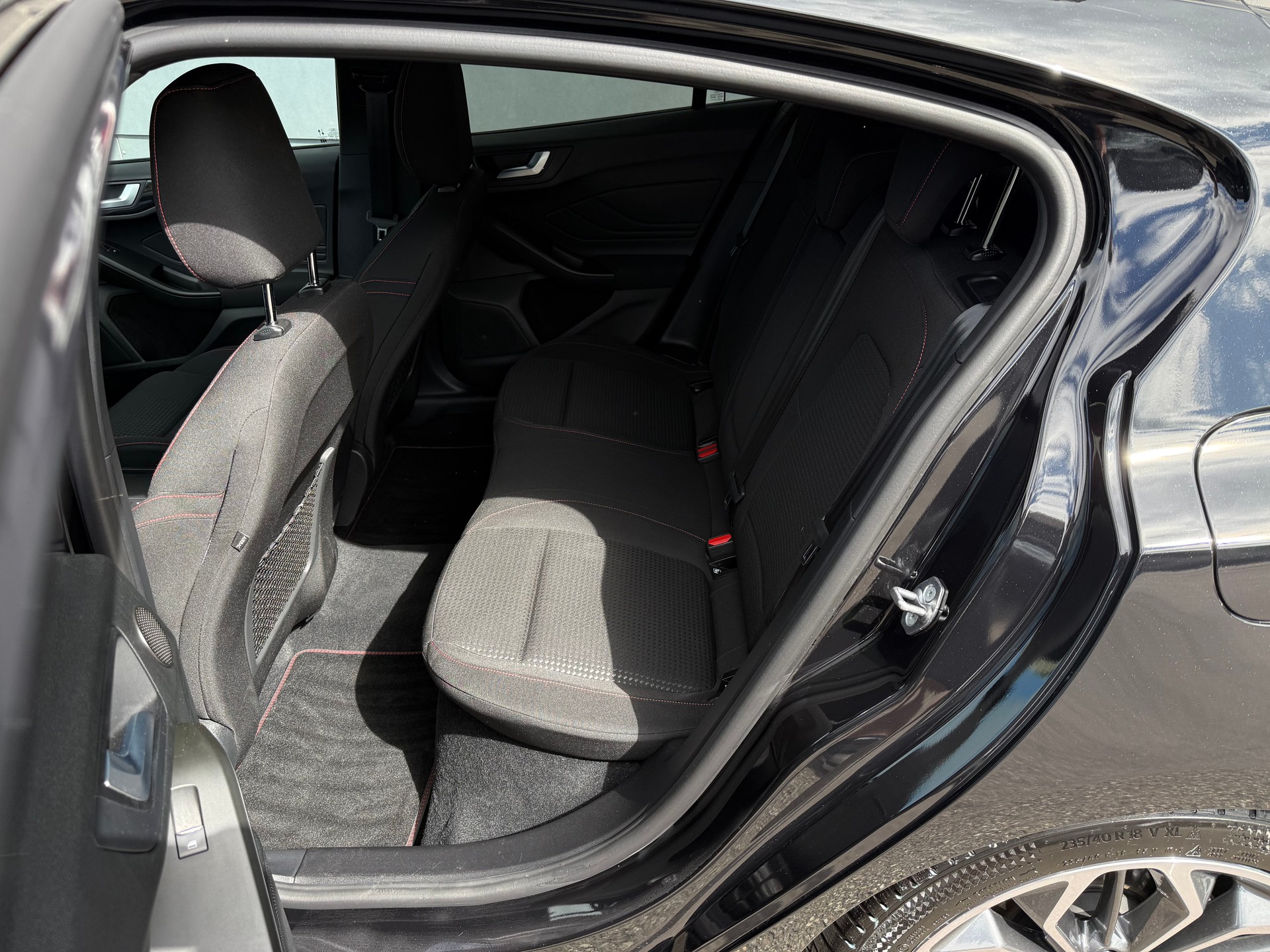 FORD Focus 1.0 MHEV ST-Line X Automat-image-11