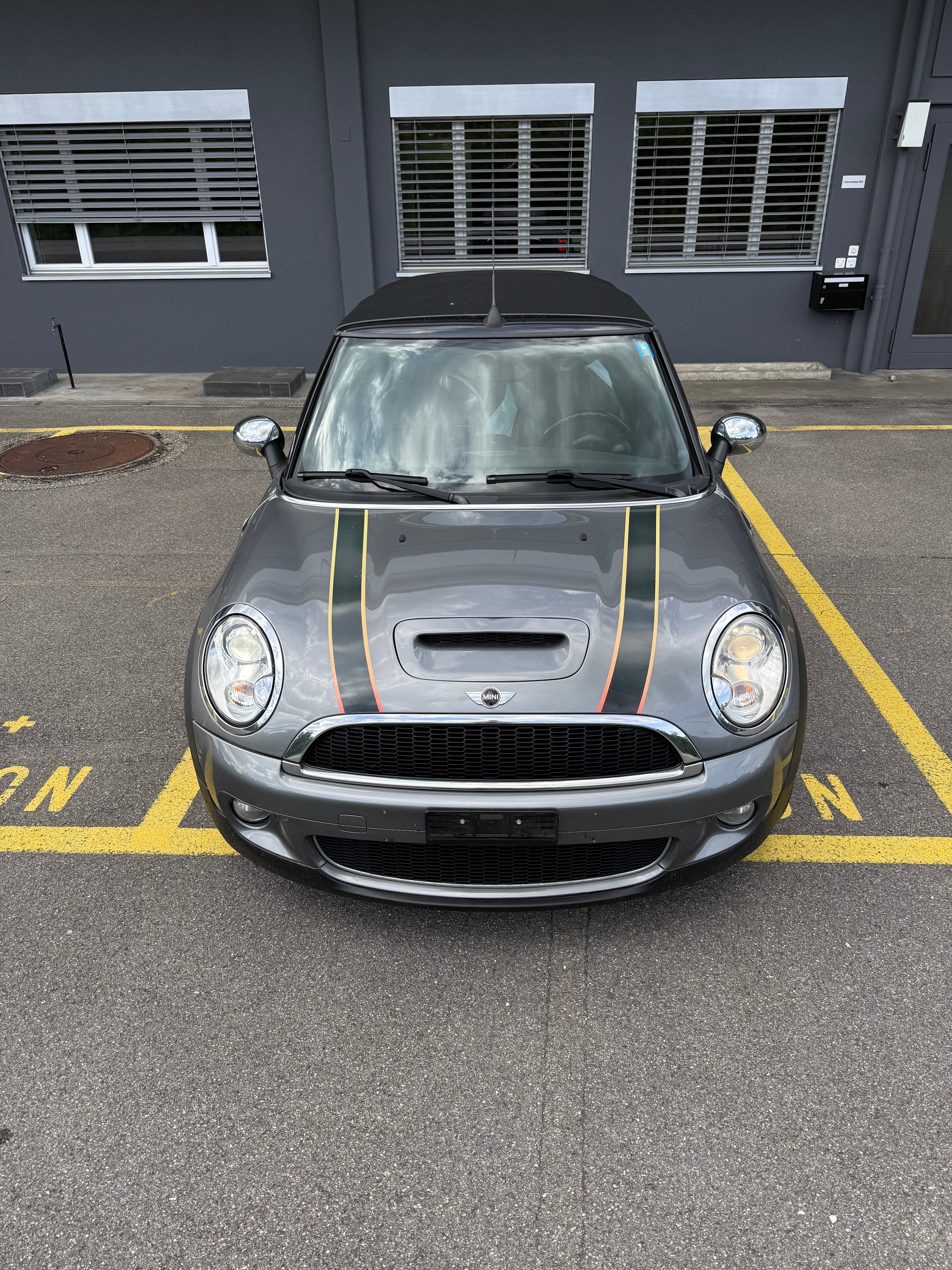 MINI Cooper S Cabriolet-image-0