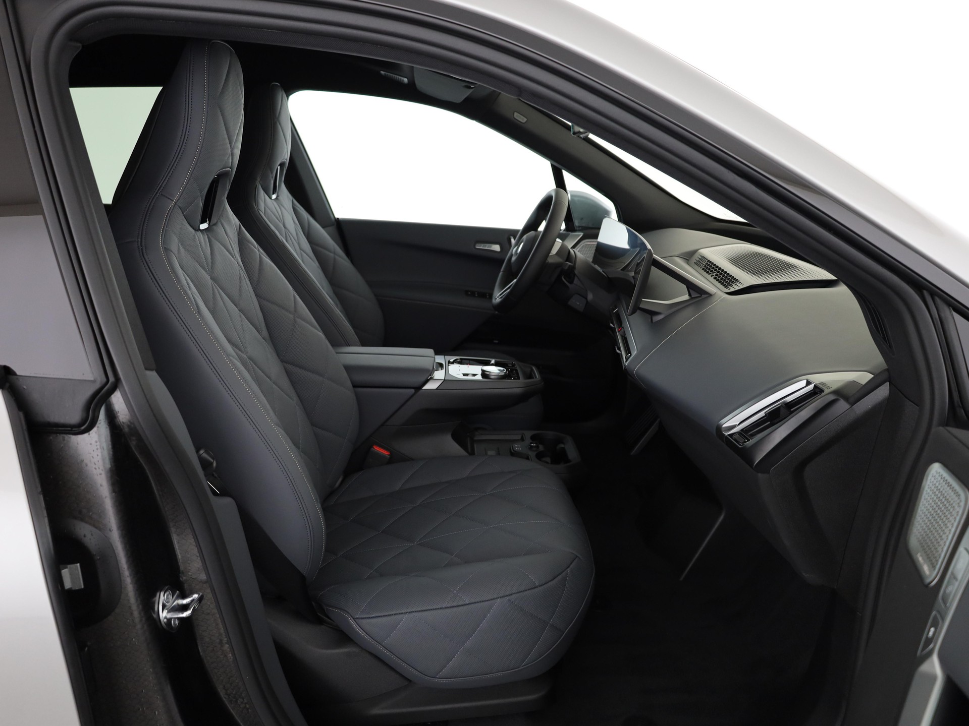 BMW iX xDrive60-image-14
