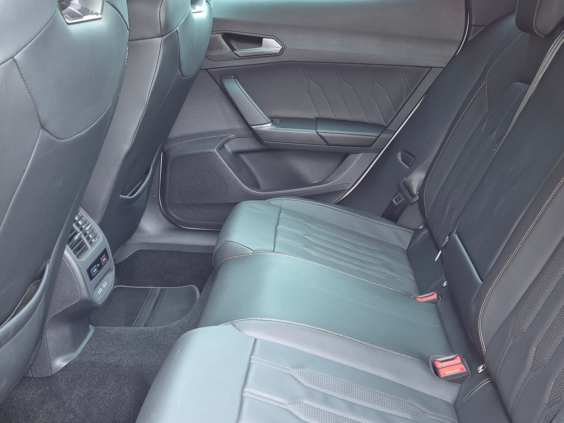 CUPRA Formentor 1.4 e-HYBRID pHEV VZ DSG-image-15