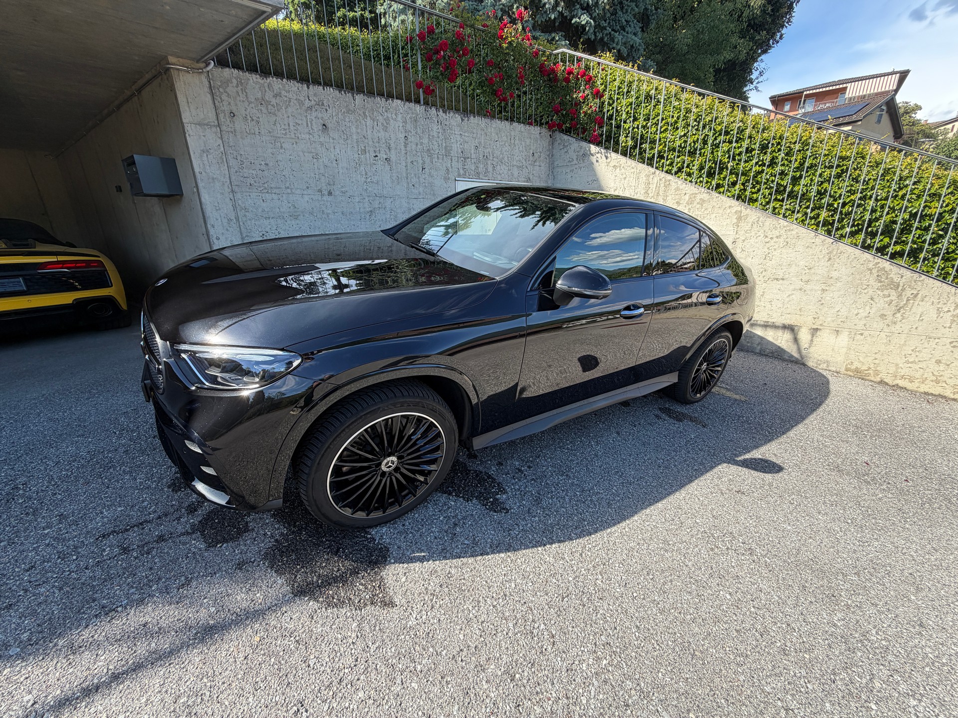 MERCEDES-BENZ GLC 300 e AMG Line 4m-image-3