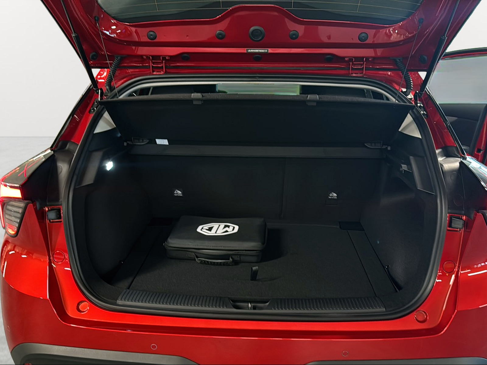 MG 4 EV 64kWh Premium-image-13